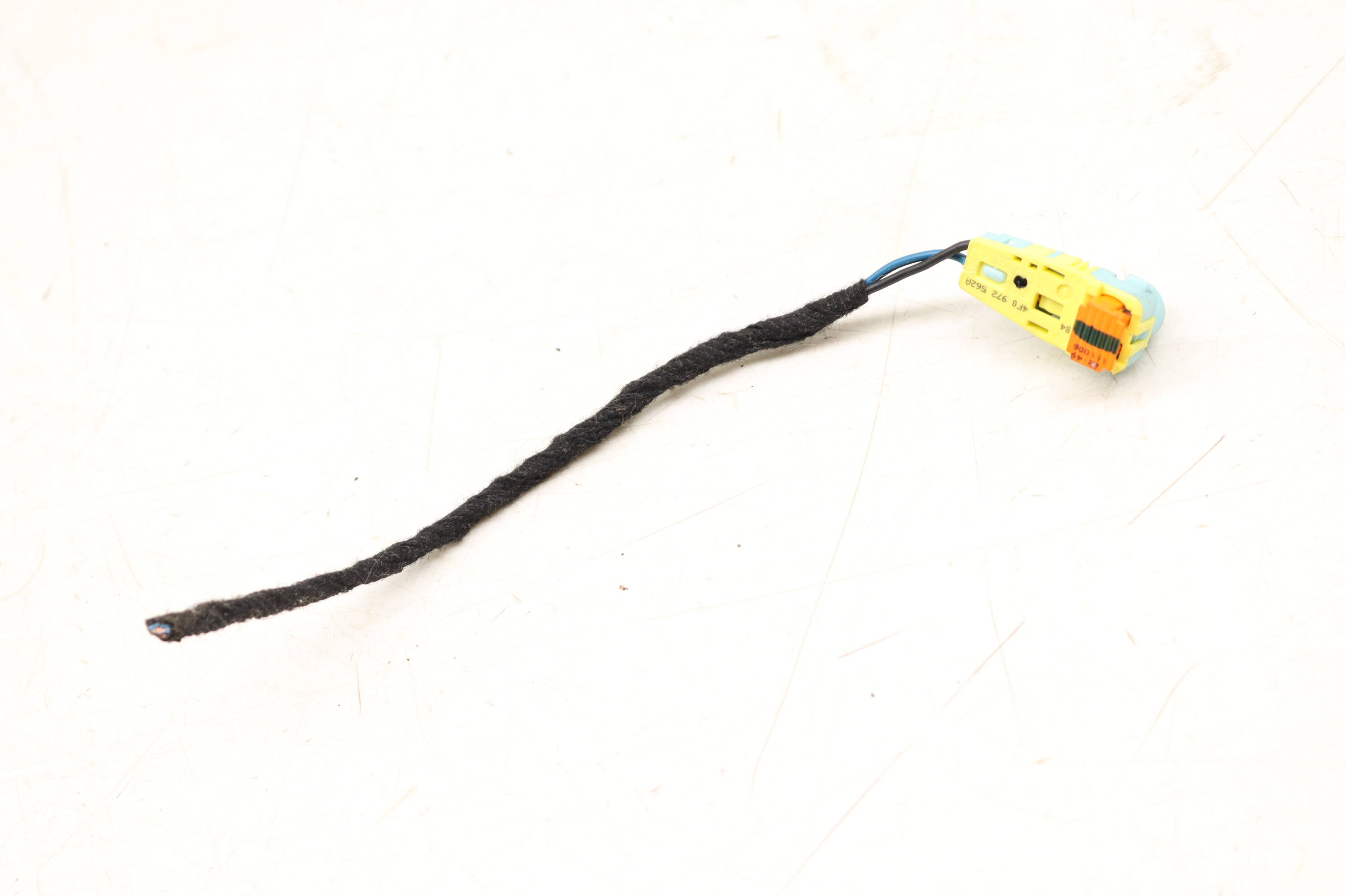 2-Pin&#x20;Seat&#x20;Belt&#x20;Wiring&#x20;Connector&#x20;&#x2F;&#x20;Pigtail&#x20;4F0972562A