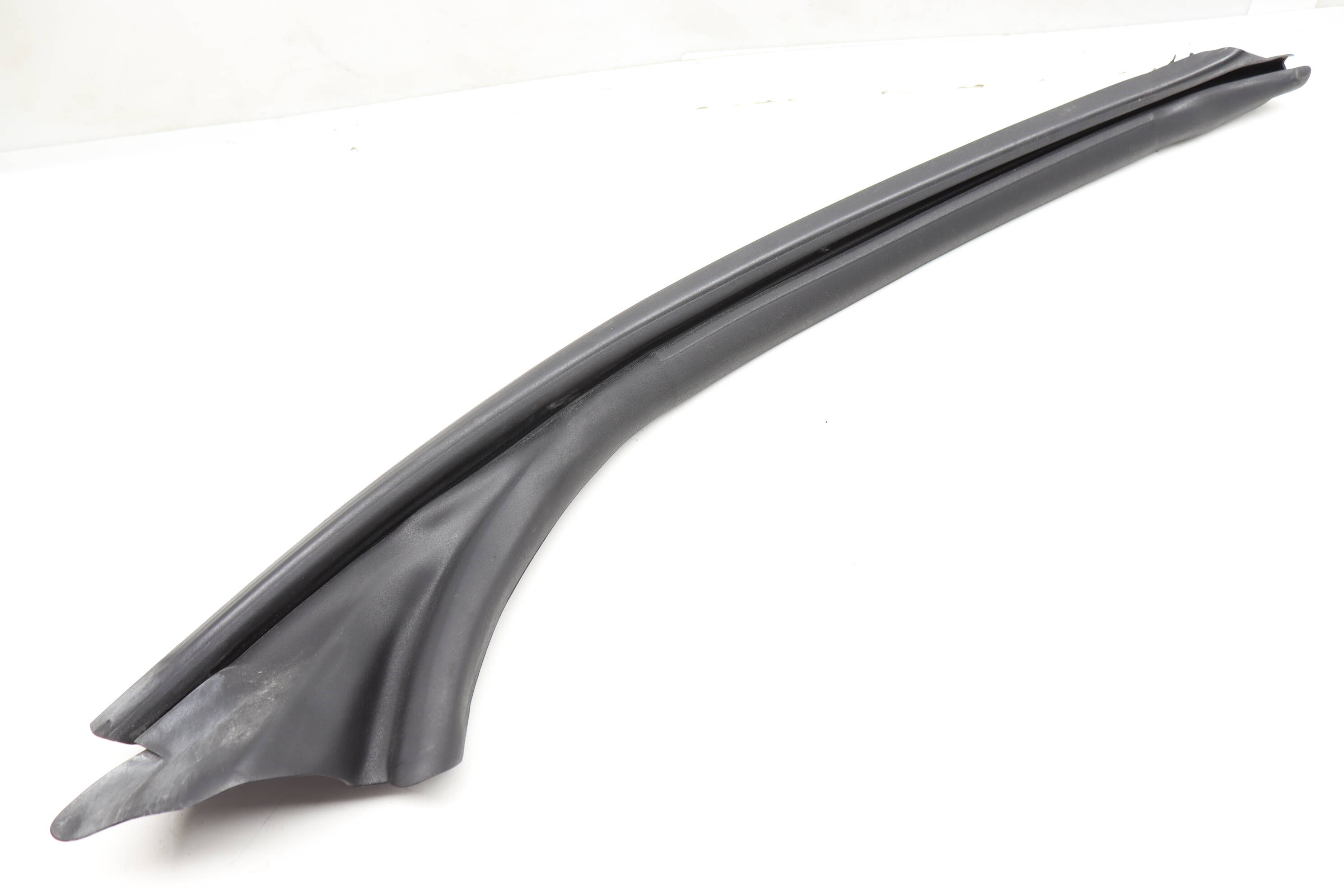 Upper Door Seal / Weather Stripping (Inner) 8W7831721B