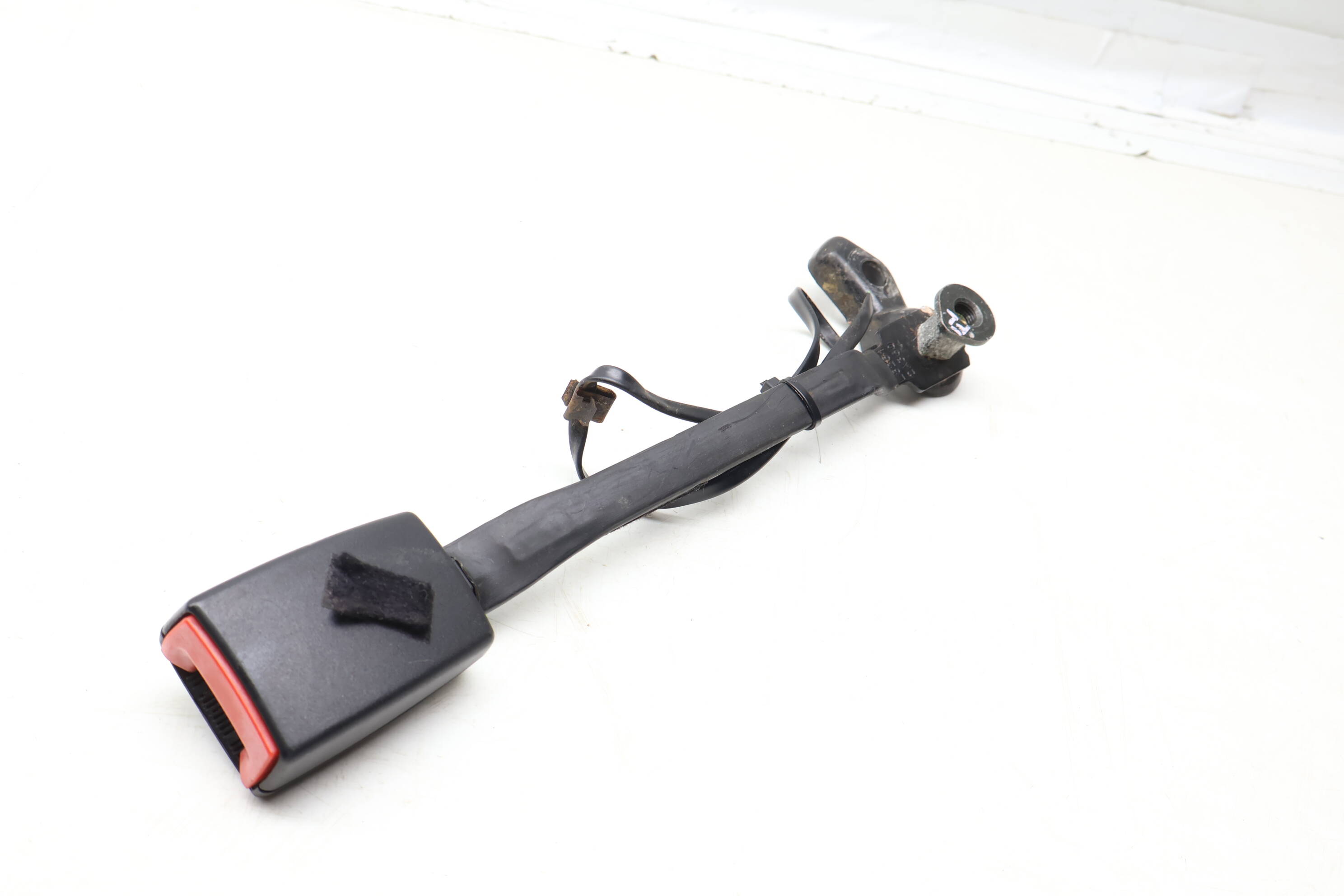 Seatbelt / Seat Belt Buckle Receiver 4B0857755L