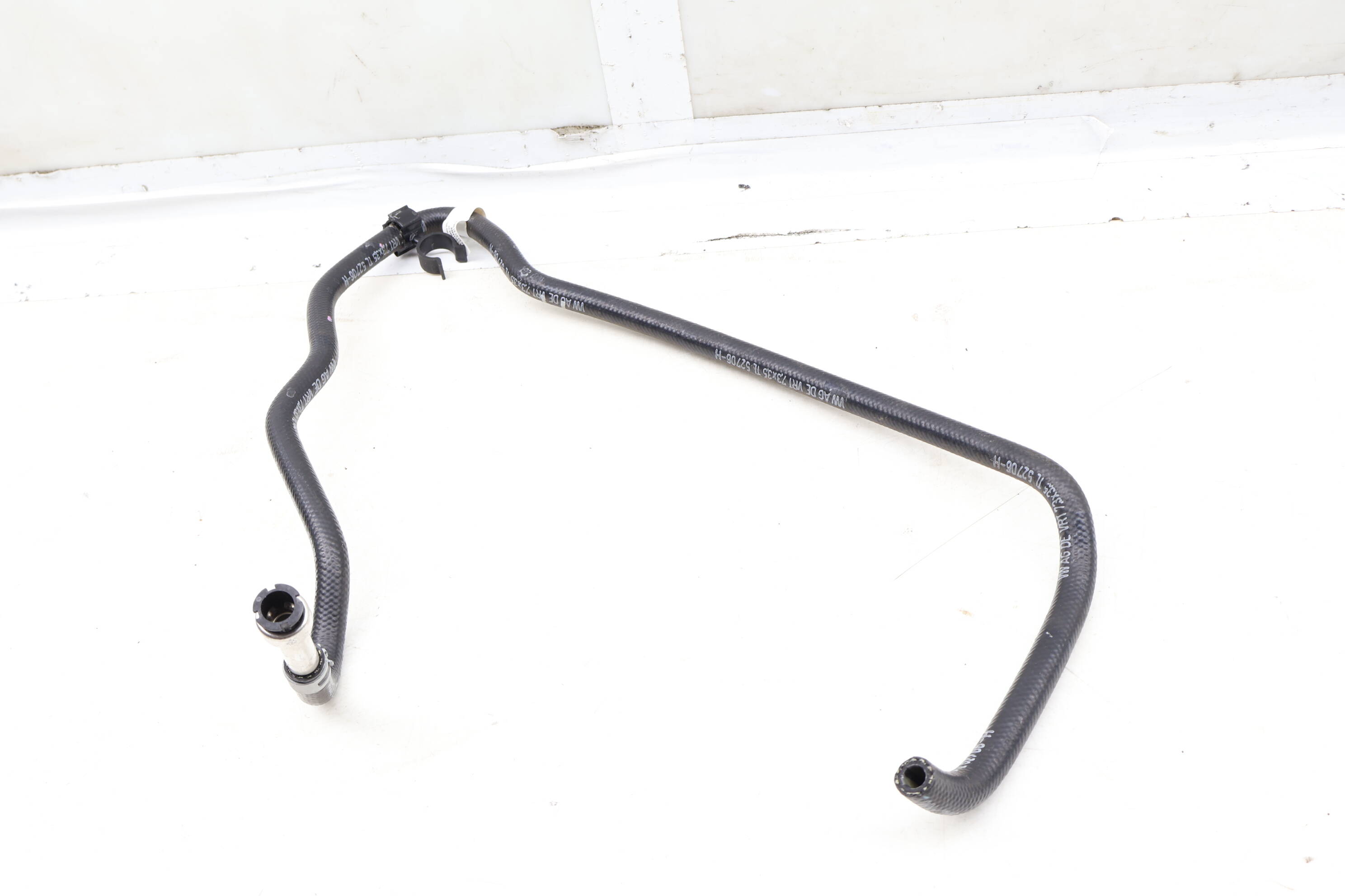 Fuel&#x20;Line&#x20;&#x2F;&#x20;Hose&#x20;06K133986CT