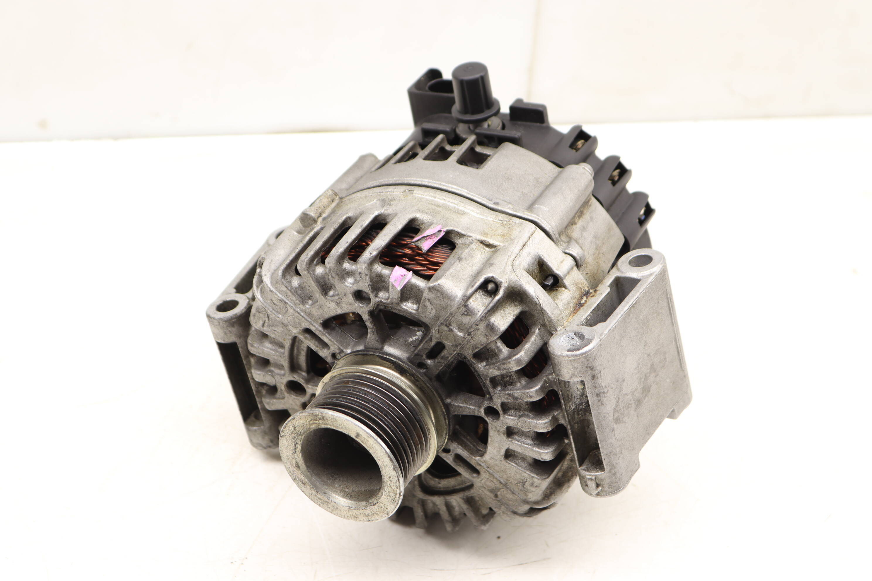 Mercedes-Benz Valeo Alternator (250 Amp) 0009060404 