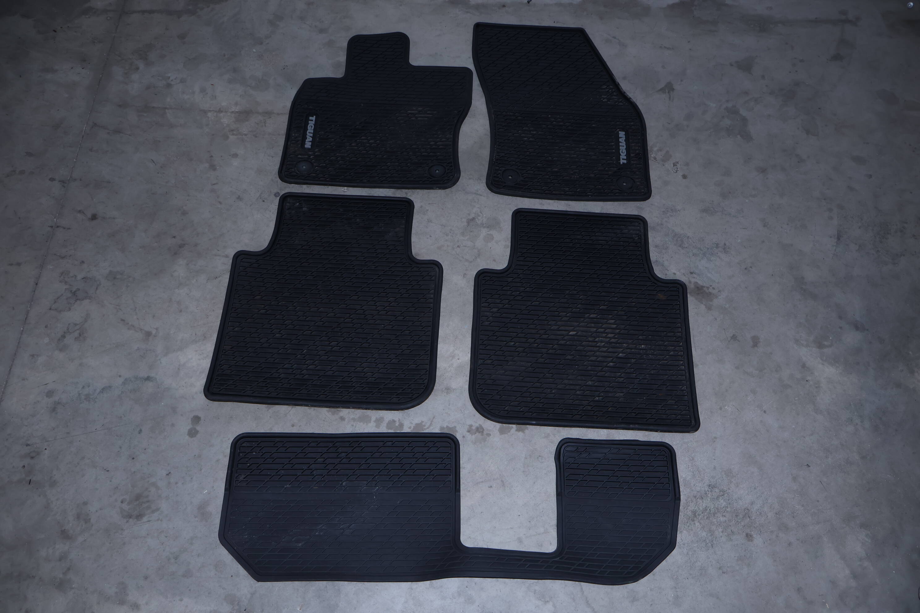 Complete Rubber Floor Mat Set (Tiguan) 5NL061550