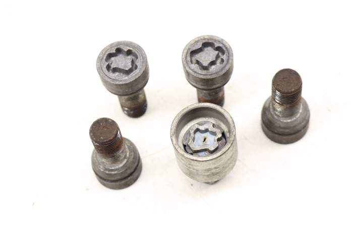 VW Lockable / Locking Wheel Lug Nut / Bolt Set W/ Key WHT001814B