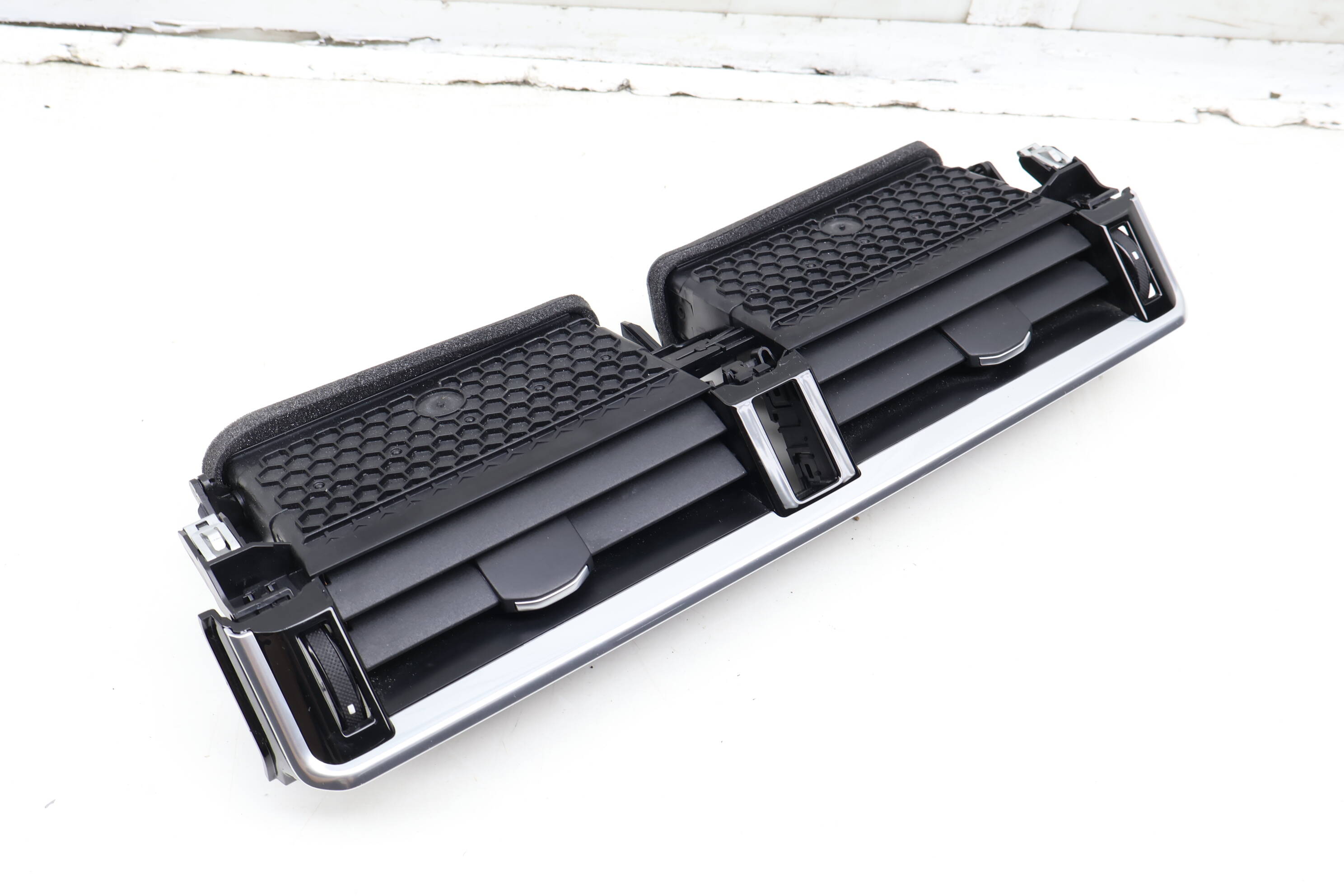 Dash Air Vent (Center) J8A2014L20AC