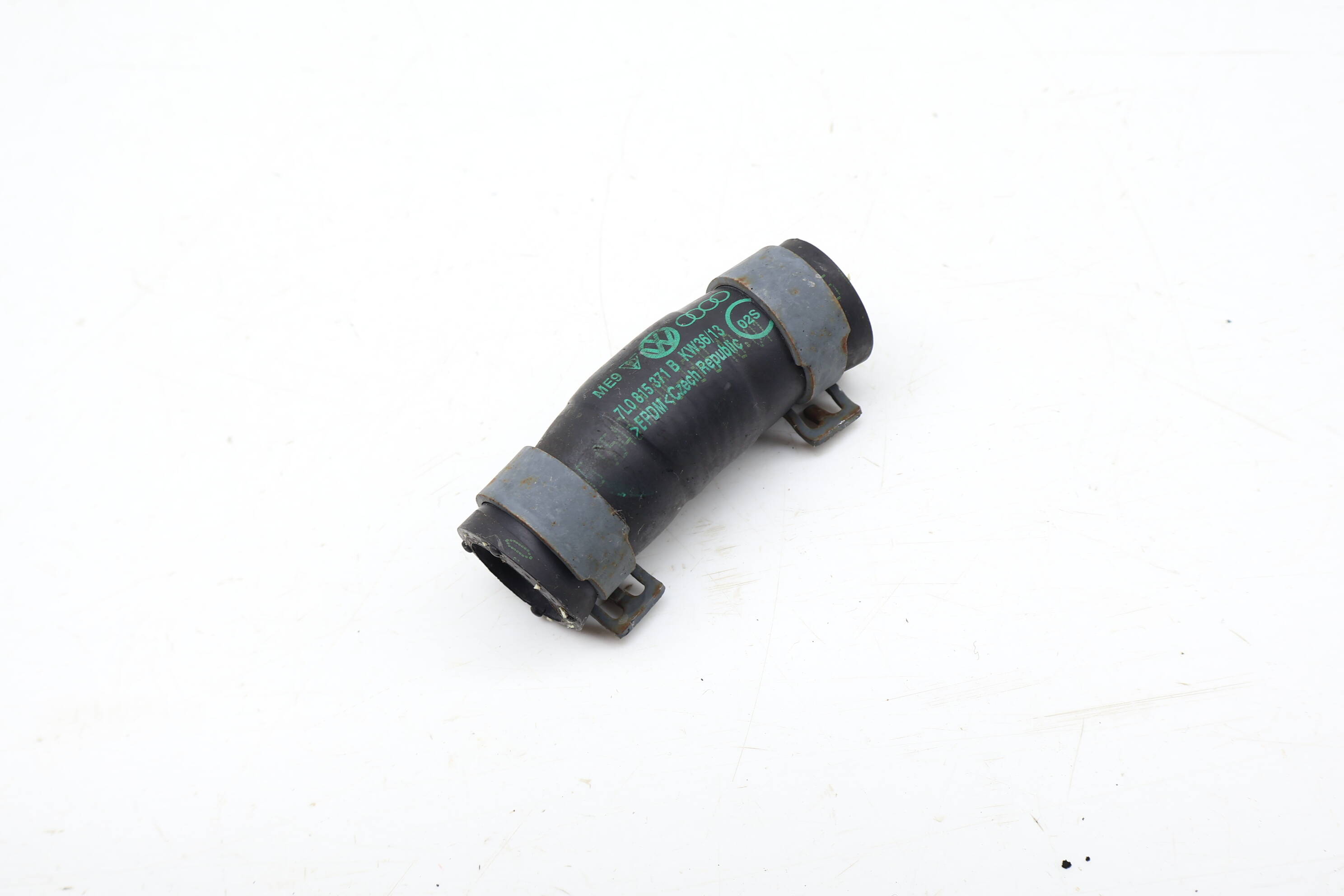 Coolant Hose / Tube 7L0815371B