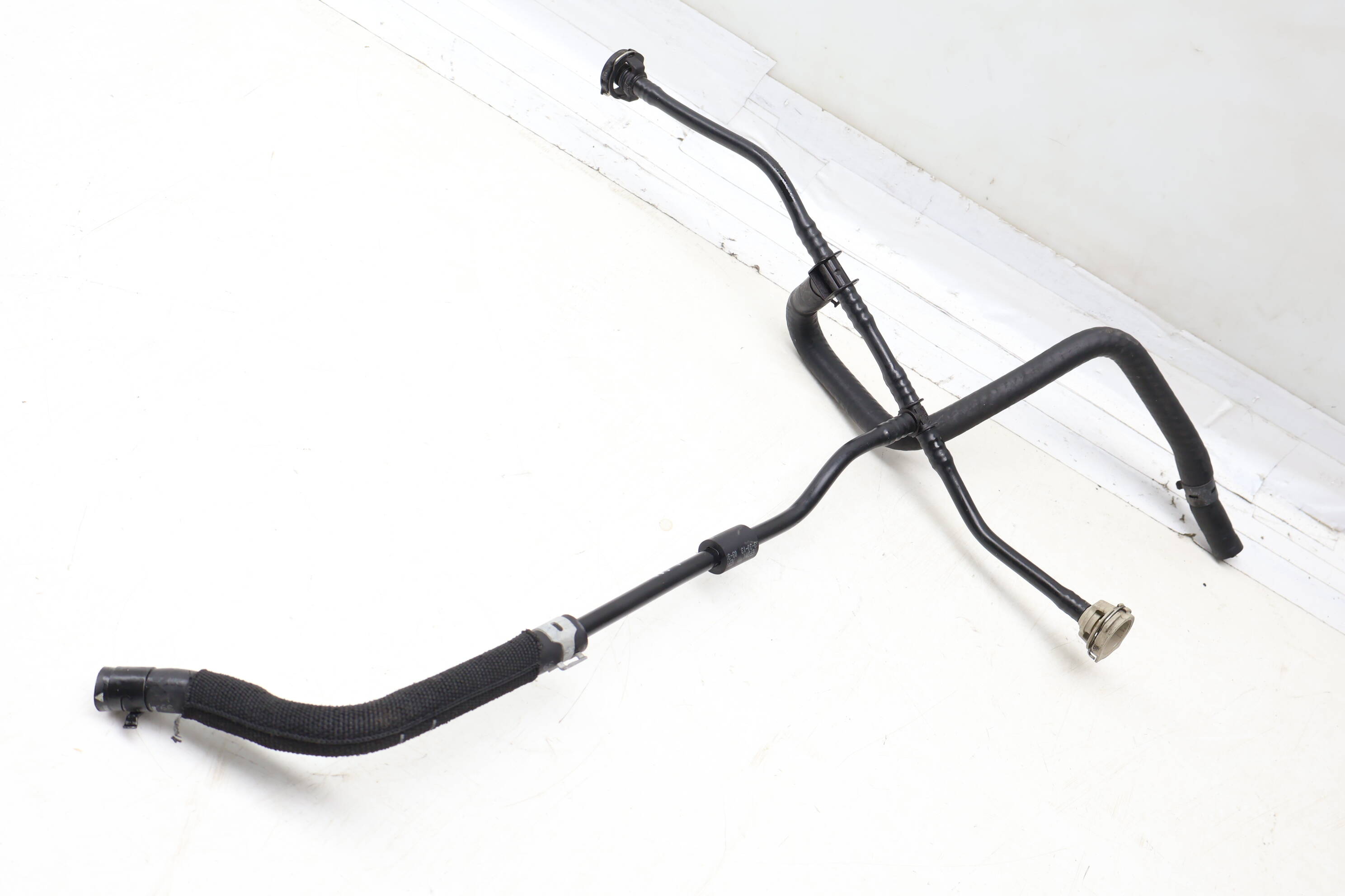 Coolant Reservoir Hose / Line 8R0121081AN