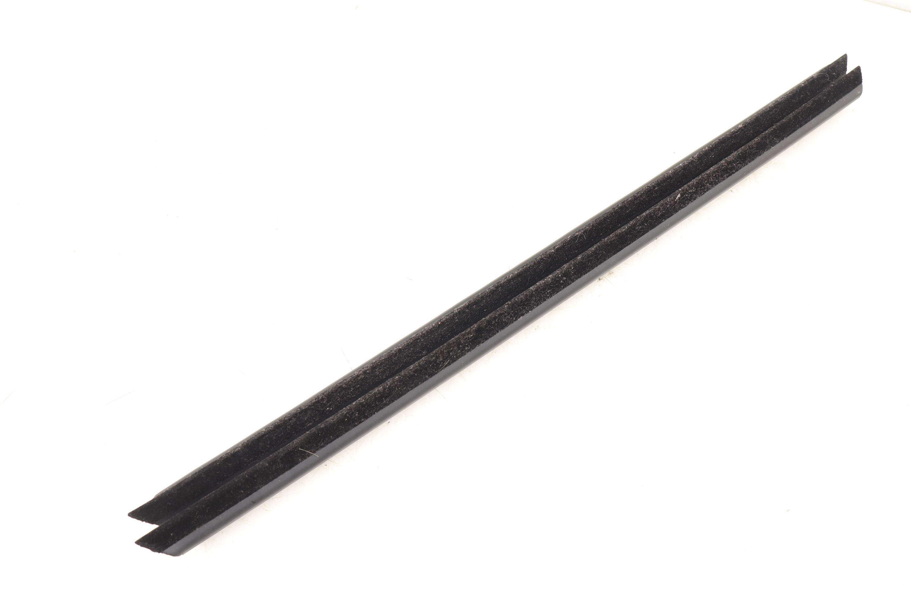 S-0171専用4696.9018.5119 BMW Rear Left Door / Window Slot Seal (Inner) (X1) 51357349659