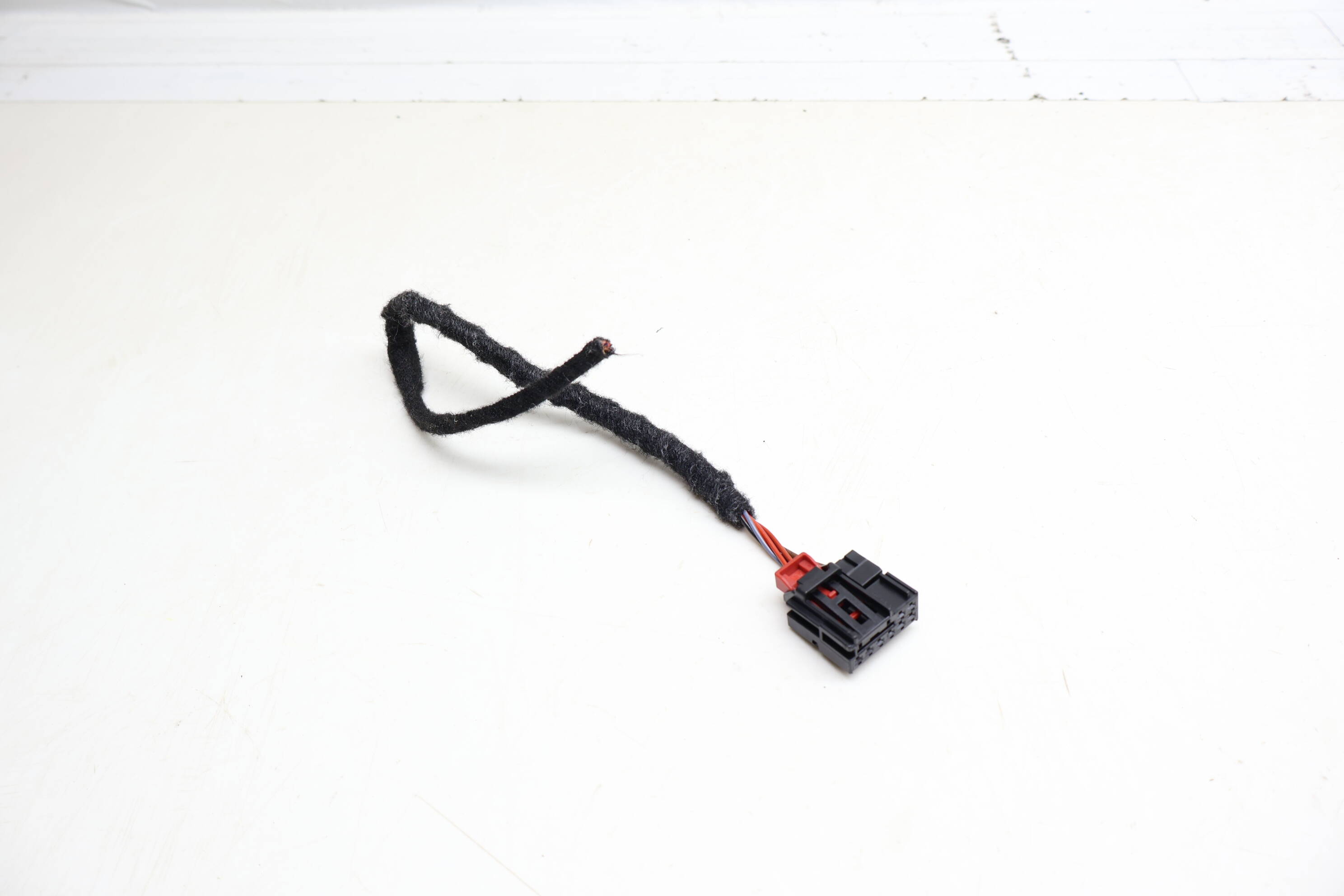 Outer Tail Light / Lamp Wiring Connector Pigtail