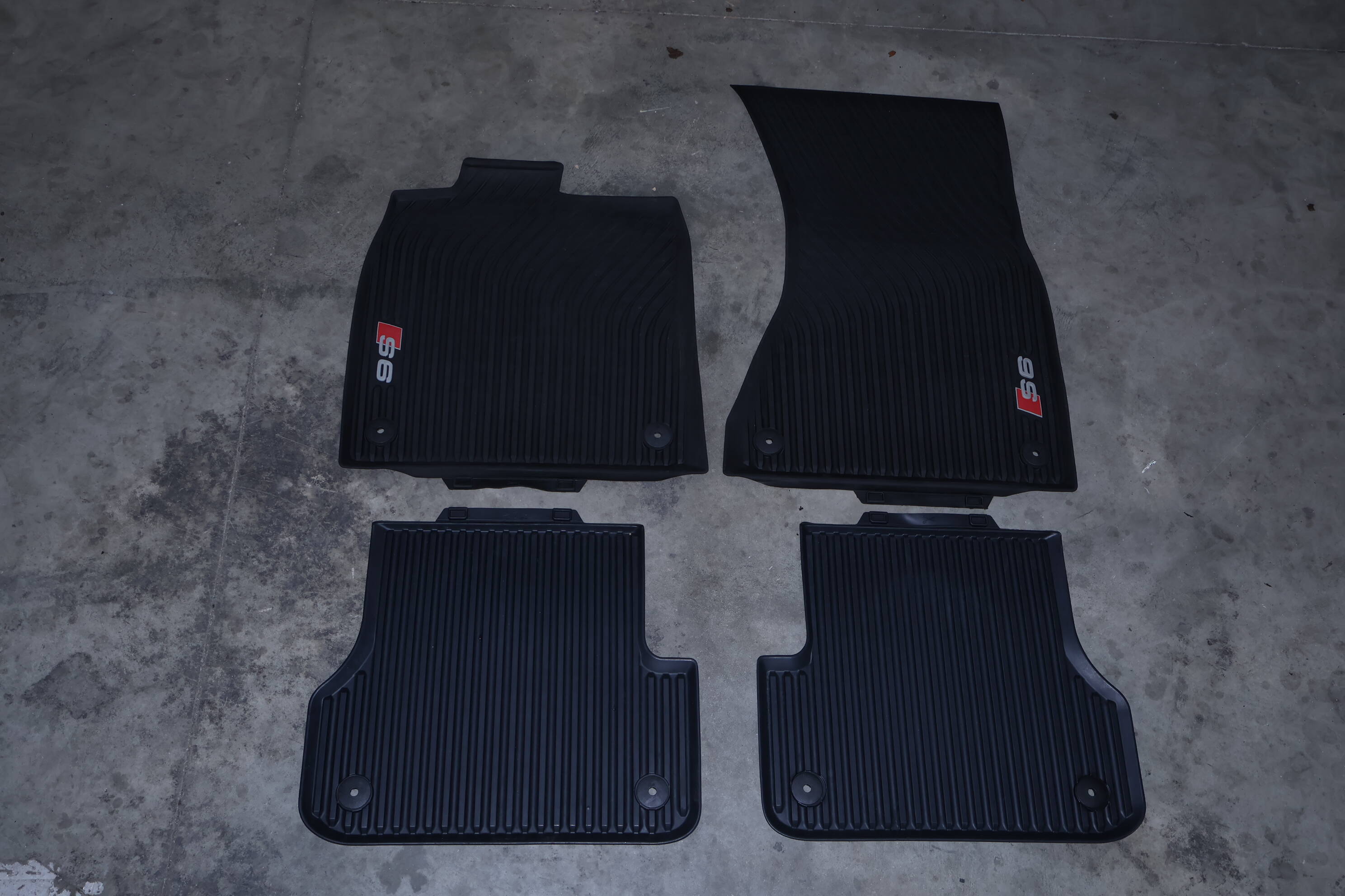 Rubber Floor Mat Set (S6) 4G1061221B