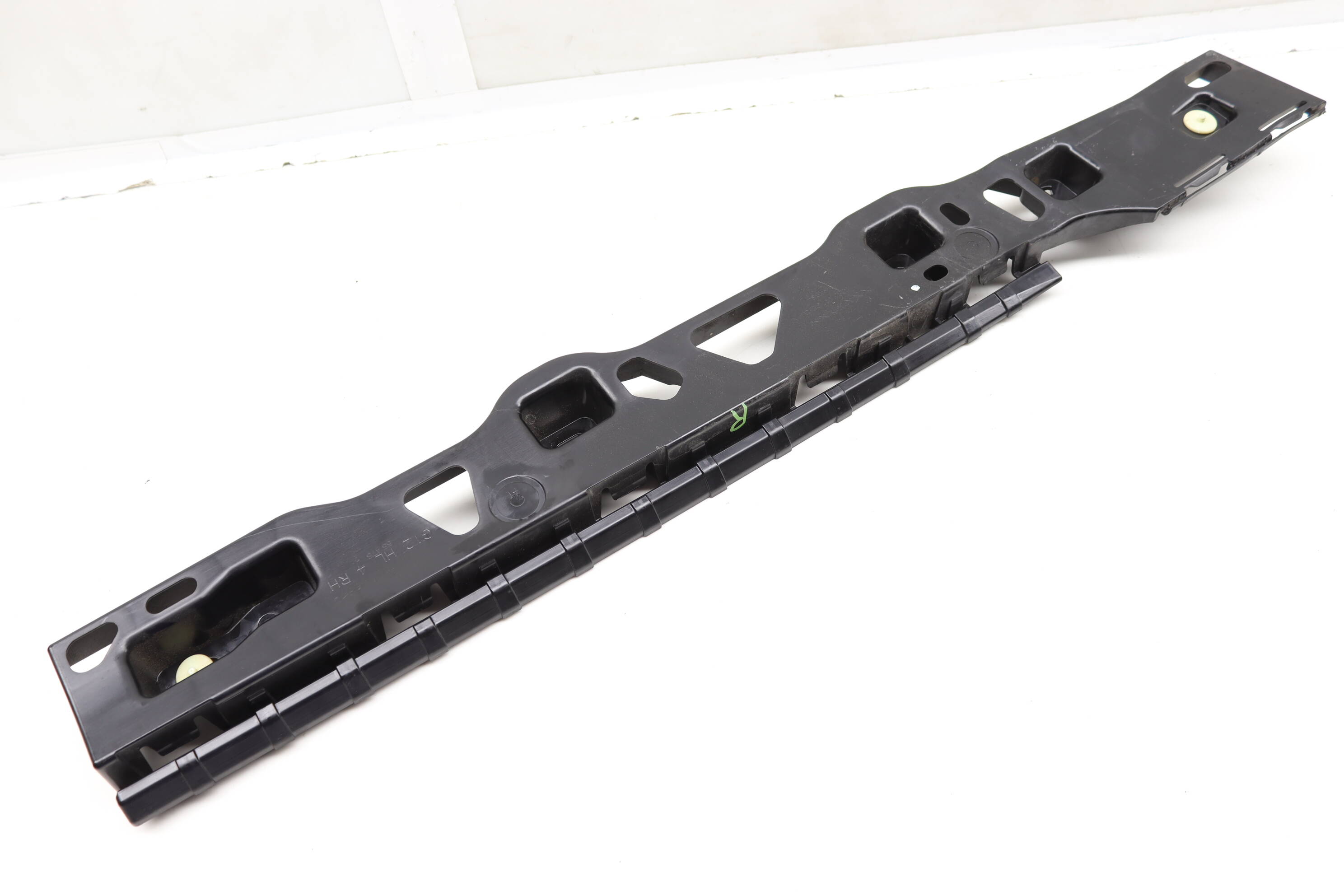 Rocker Panel / Side Skirt Mount Bracket (Rear) 51777357140