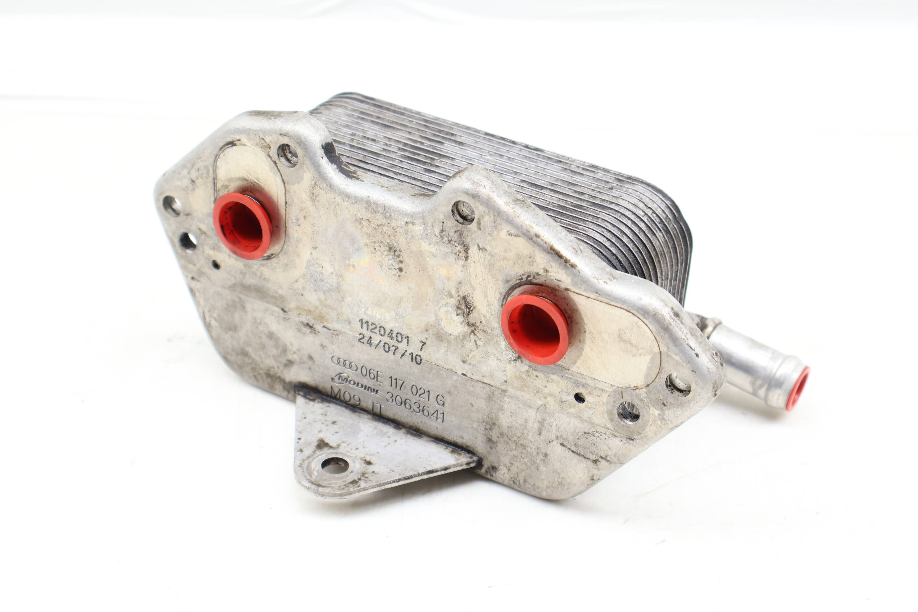 Engine Oil Cooler 06E117021G 95810727100