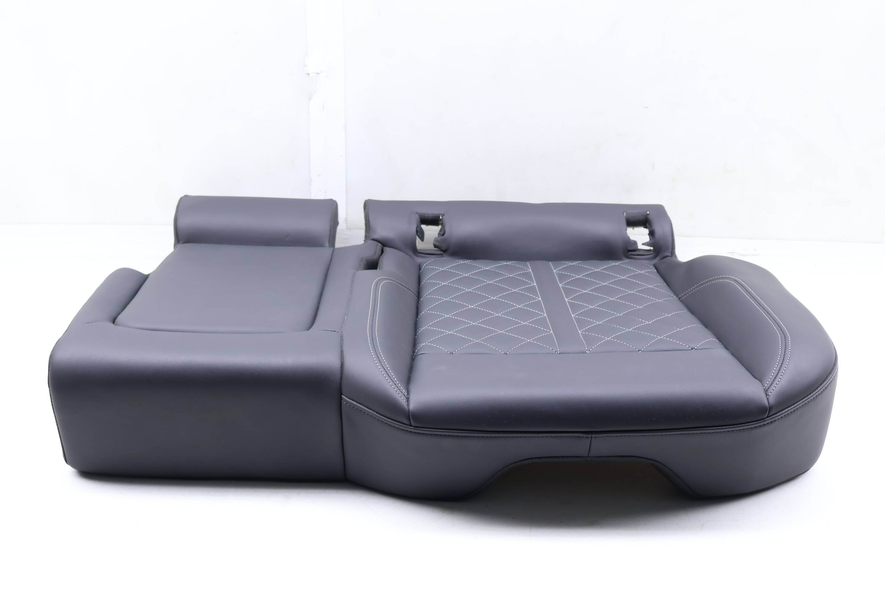Lower&#x20;Seat&#x20;Bottom&#x20;Cushion&#x20;&#x28;Leather&#x29;&#x20;80A885405BP