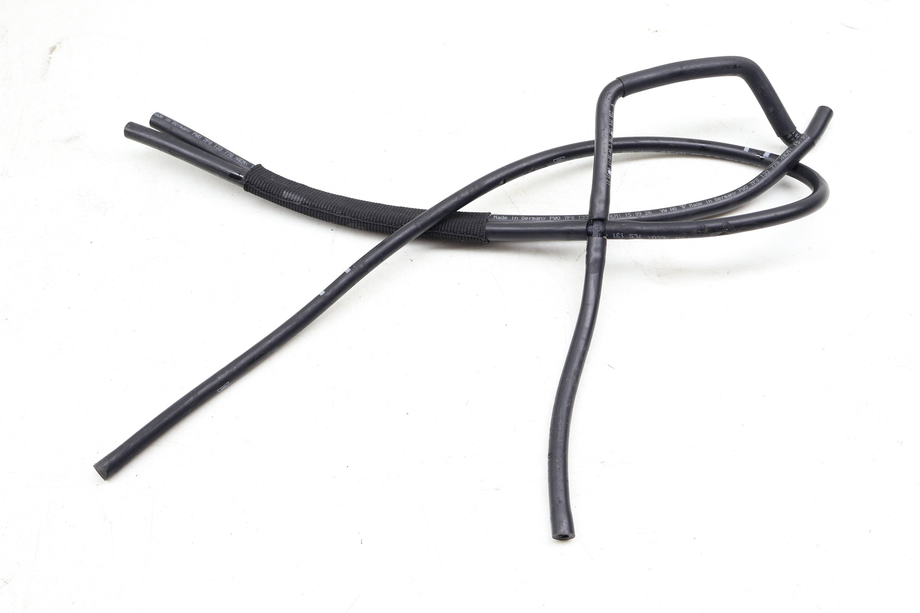 Vacuum / Breather Hose / Line 7P0133778