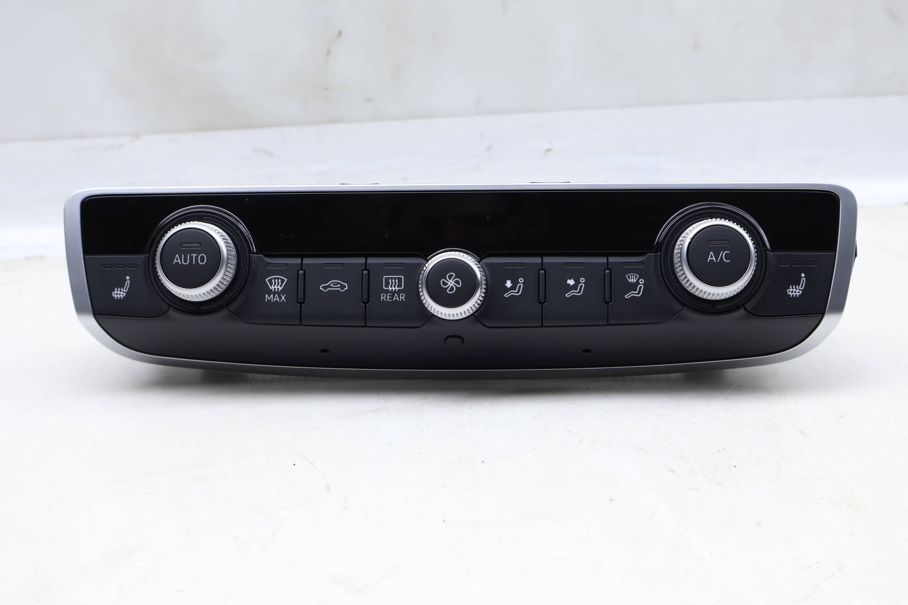 Ac Climate Control / Temp Unit 8V0820043AF