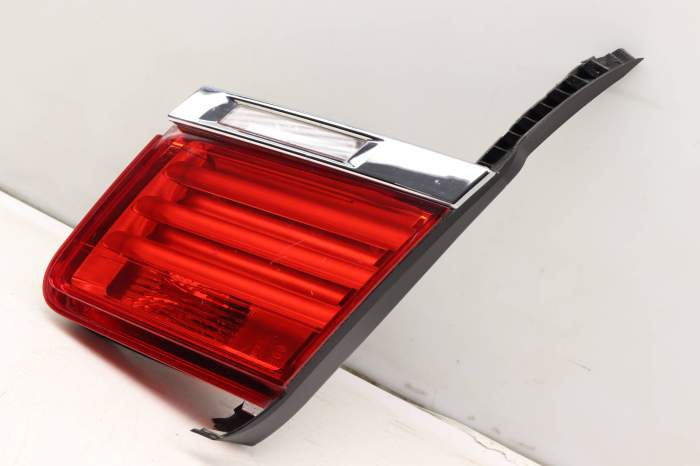 Inner Tail Light / Lamp 63217182206 main product photo