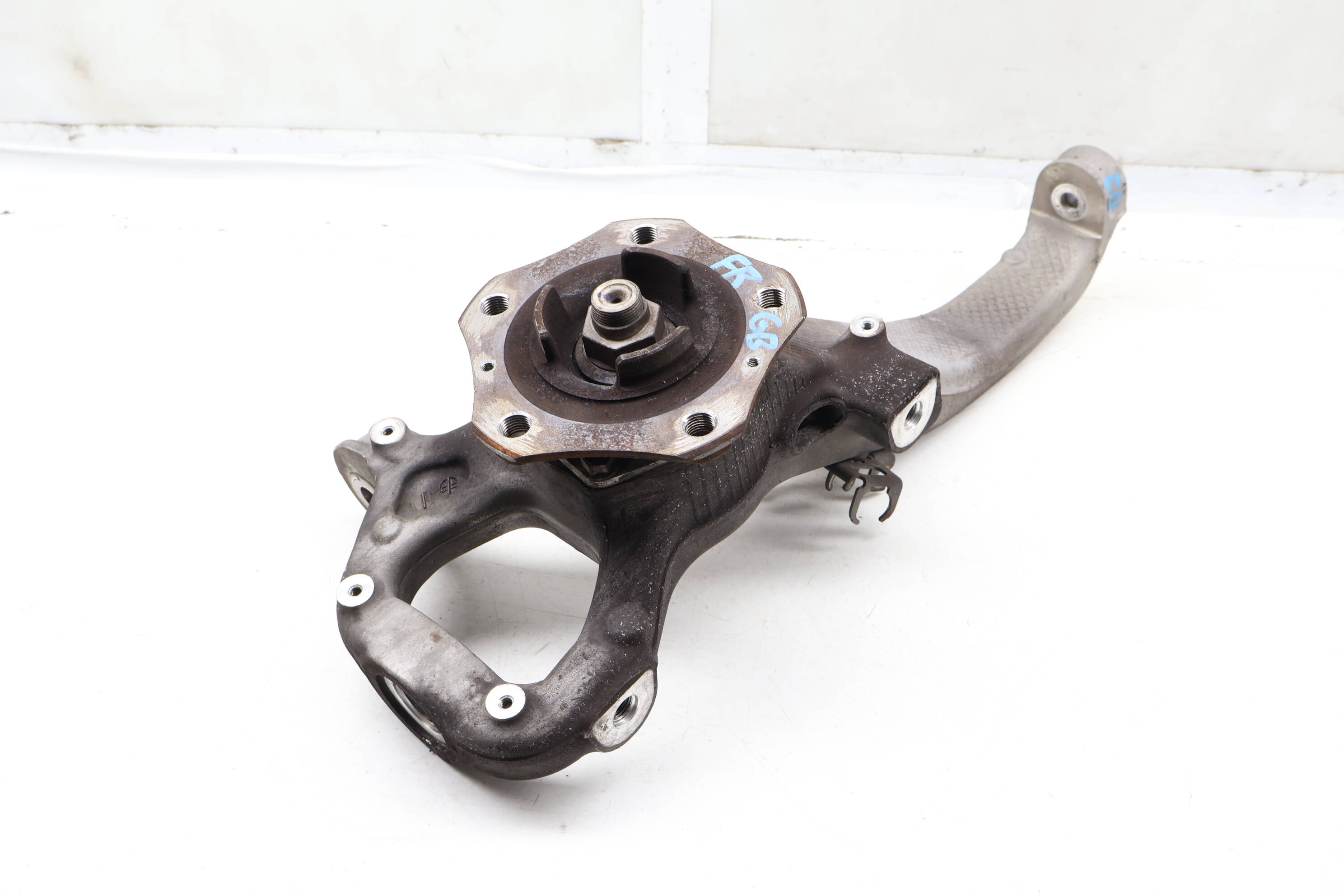 Spindle Knuckle W/ Wheel Bearing 97034115804