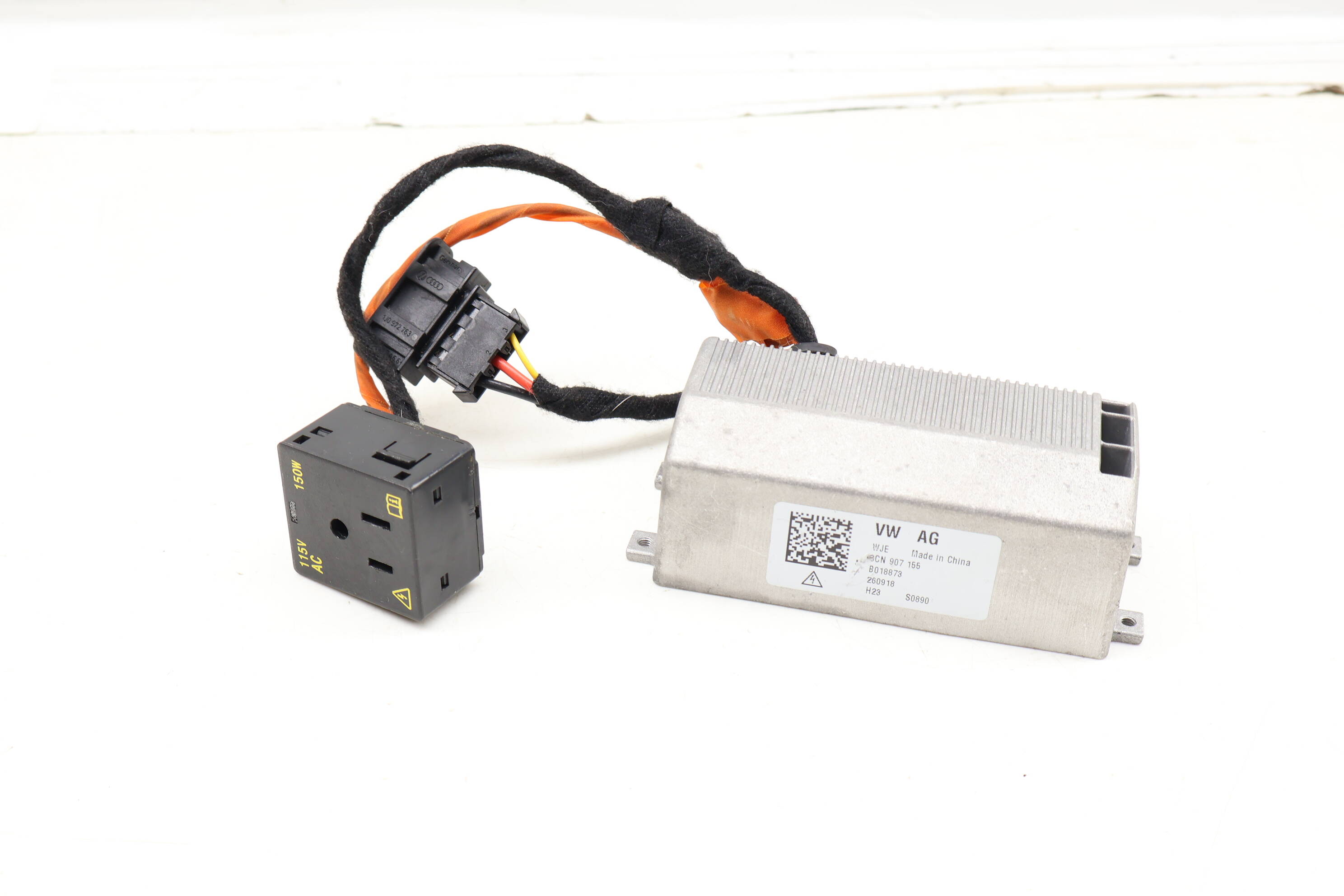 Power Outlet Inverter 3CN907155