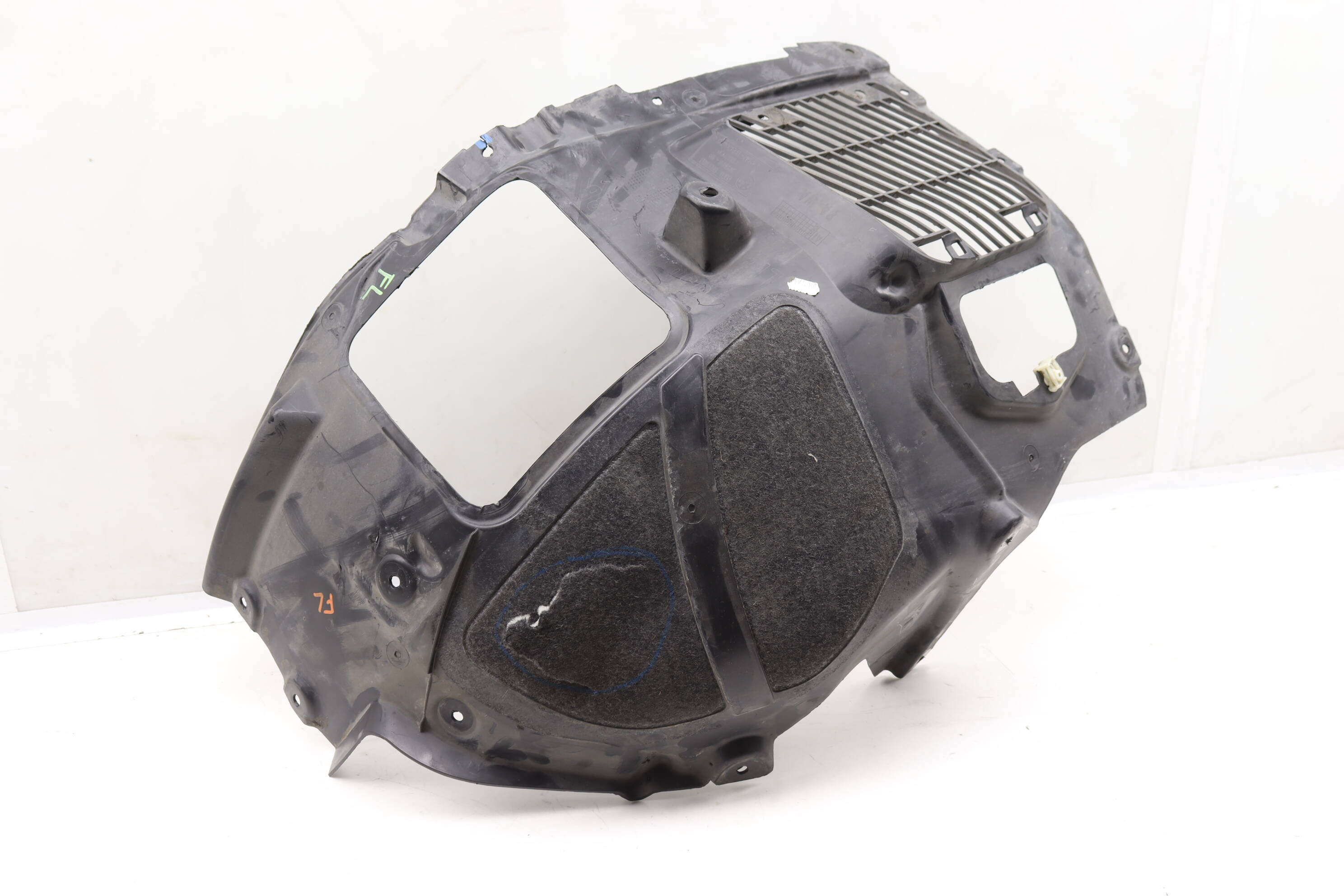 ドッグフード liner Frunk Liner with dividers for front trunk - Ford Online