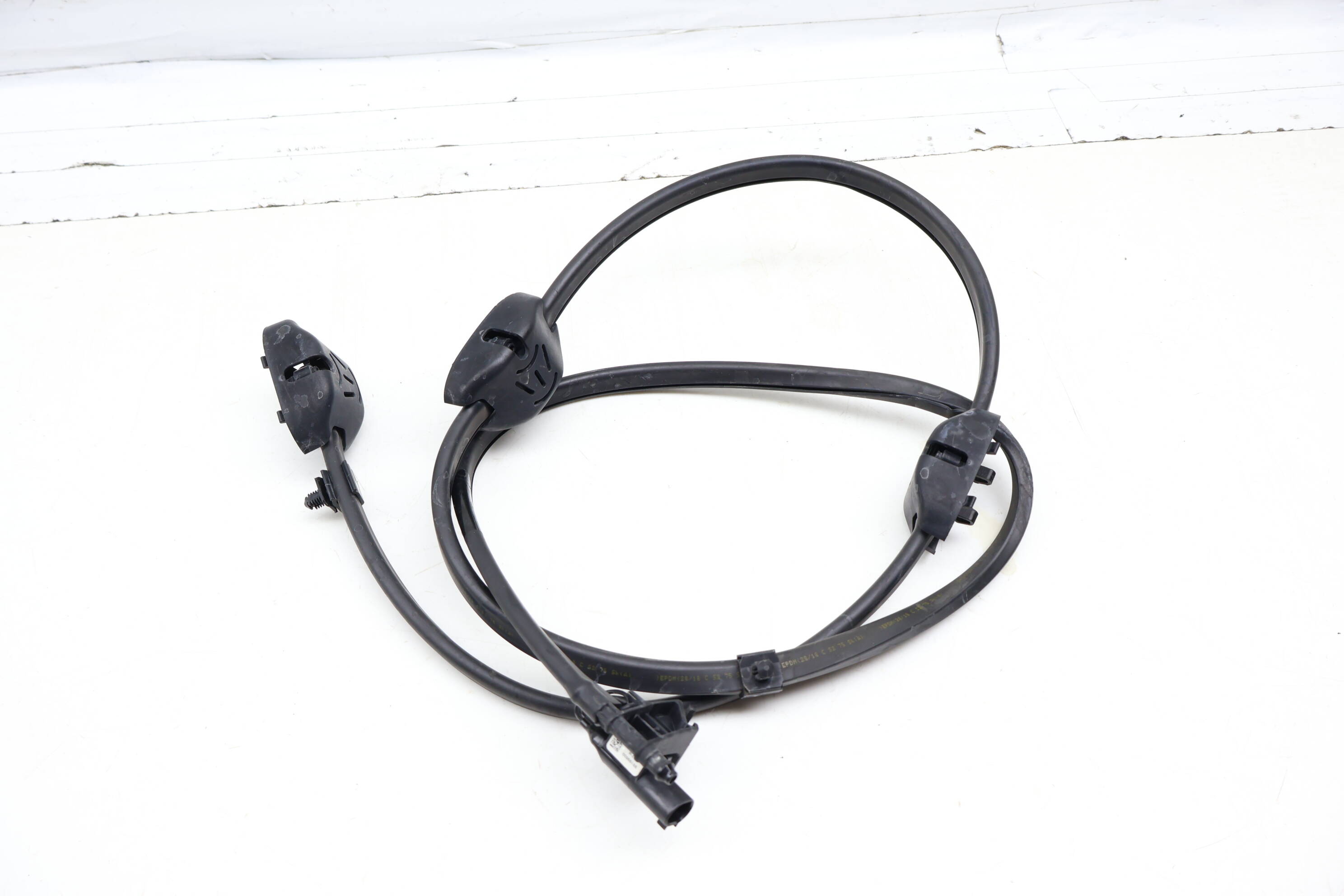 BMW Windshield Washer Sprayer / Nozzle (X4, X3) 61667399024