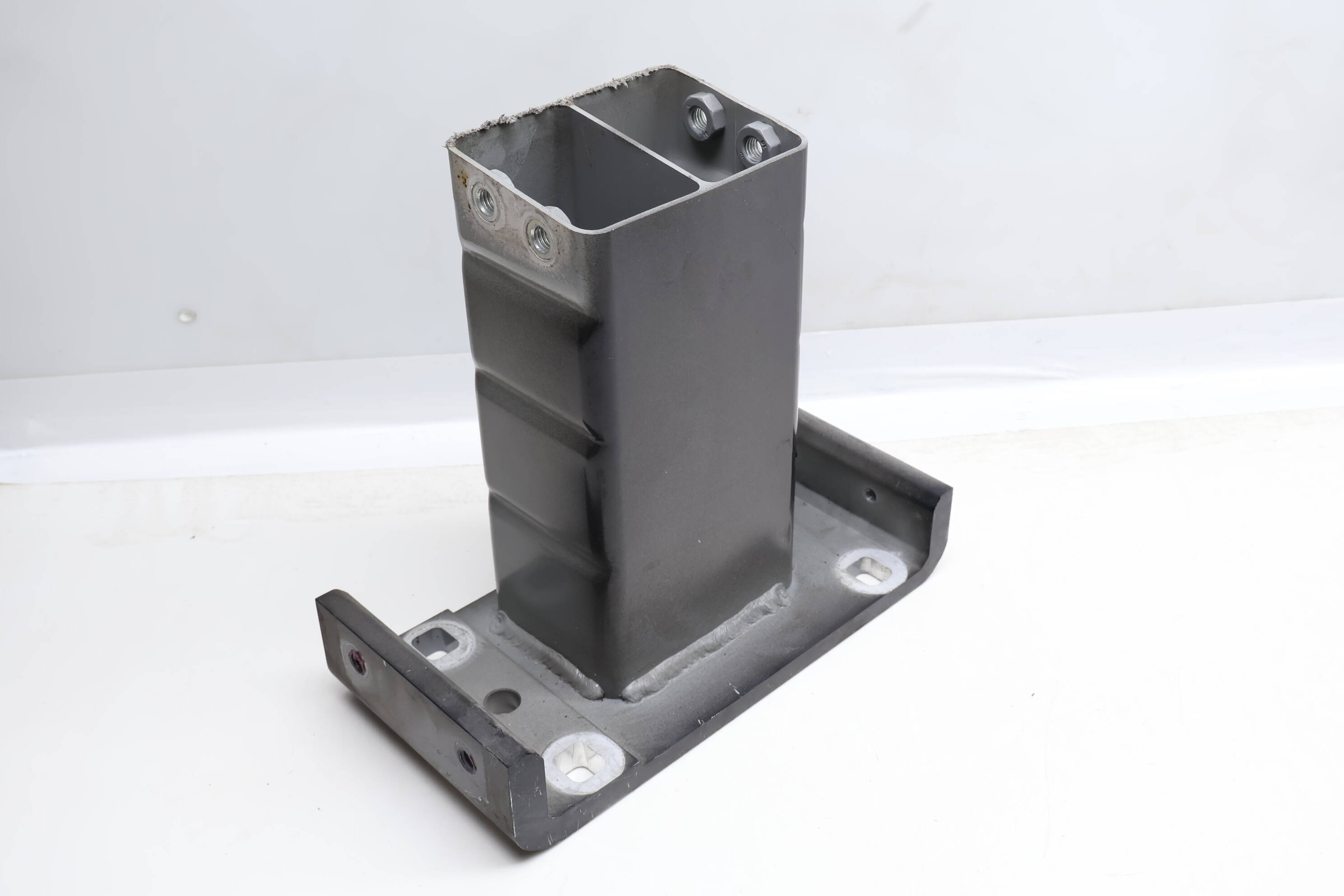 Bumper Impact Beam Mount Bracket LR128131