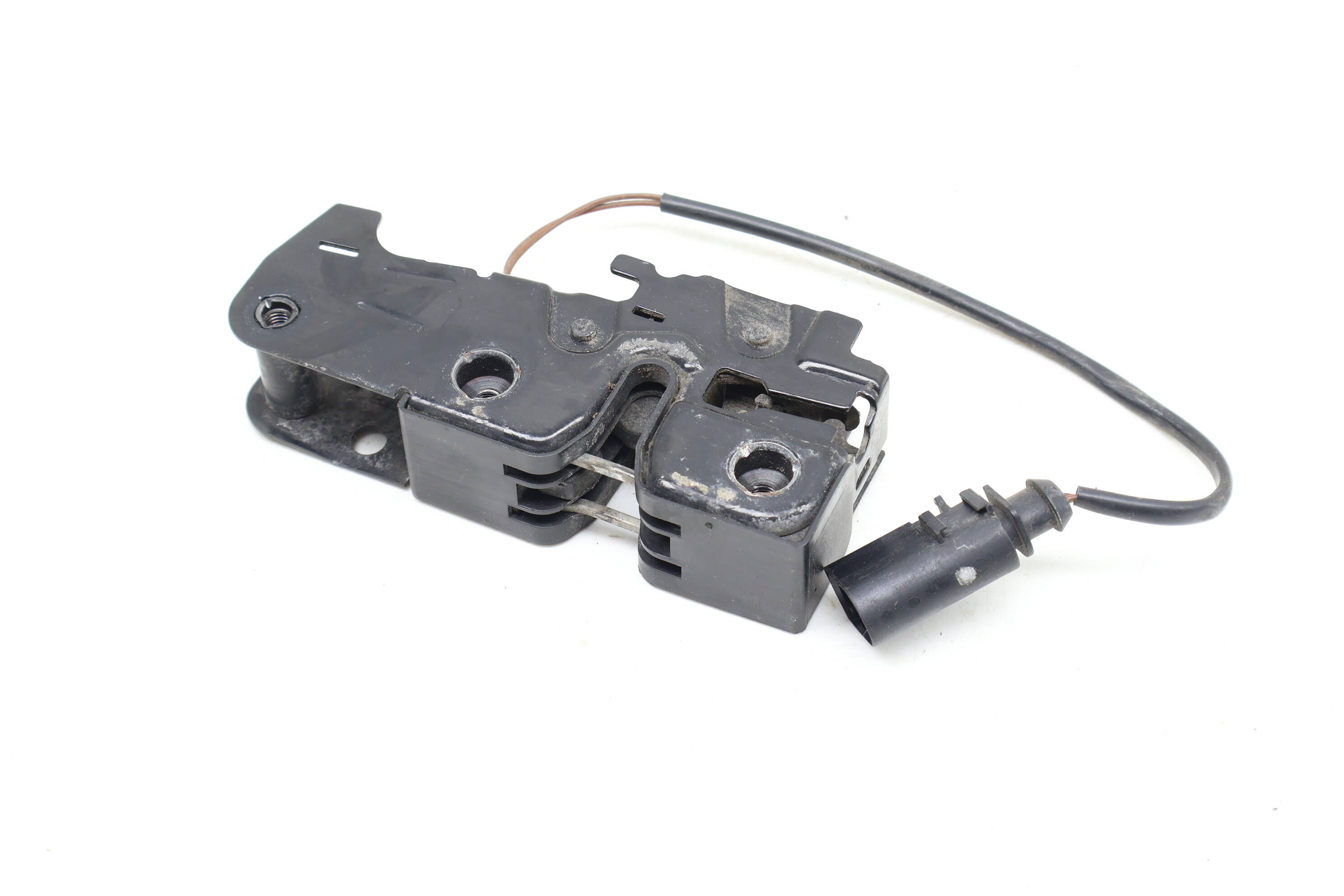 Lower Hood Latch / Lock 4L0823509