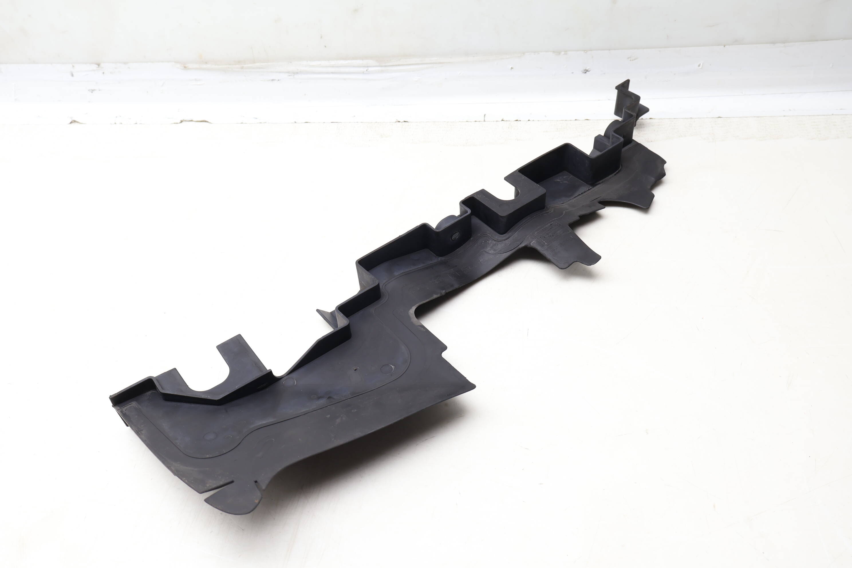 Radiator Air Guide / Duct 8E0121283AF