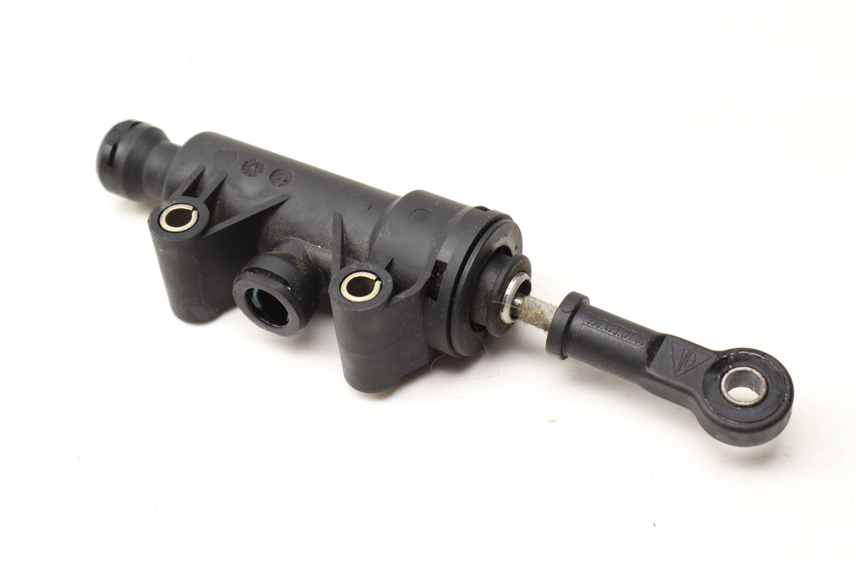 Master Clutch Cylinder 99642317105