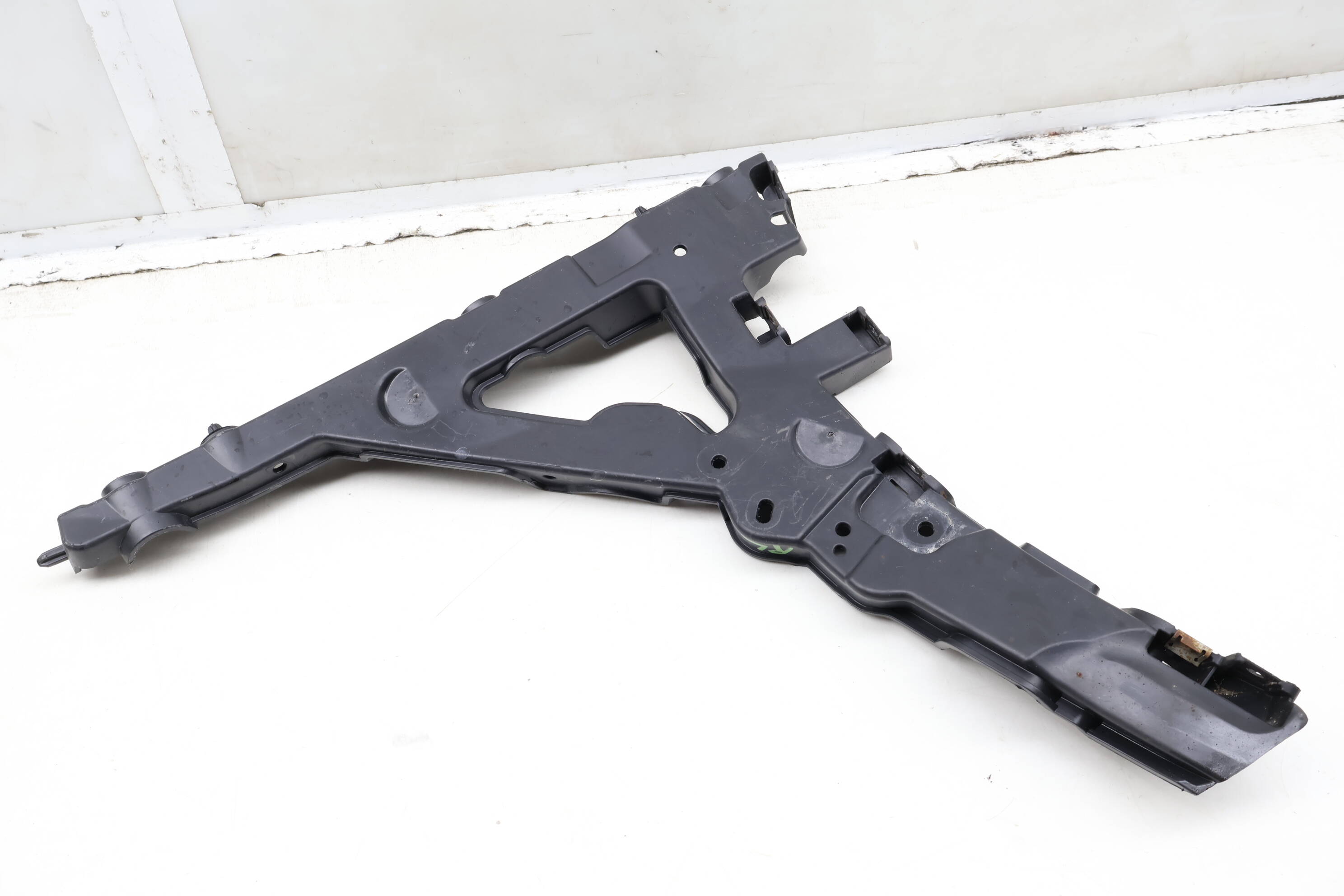 Bumper Mount / Bracket J8A217B931AG
