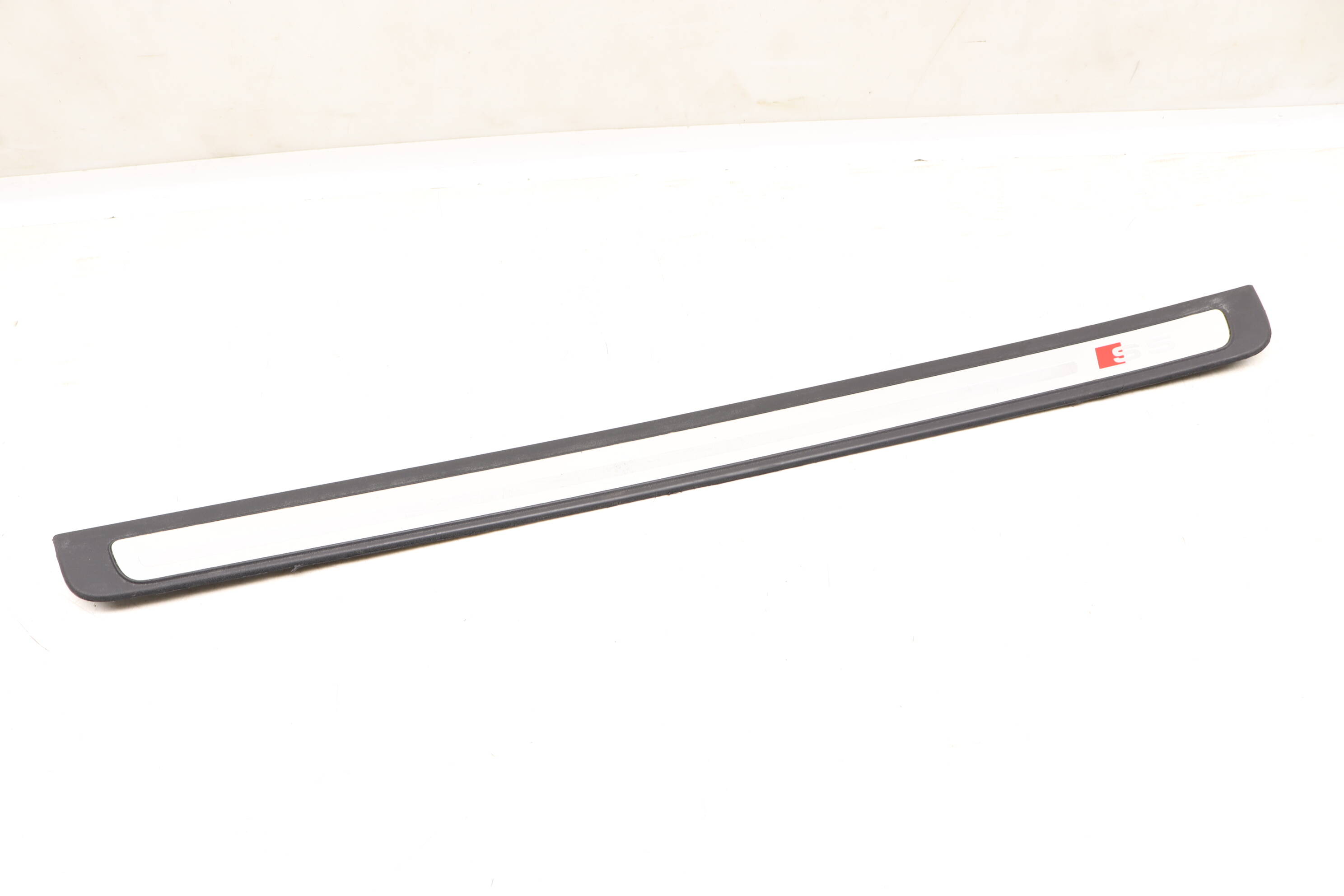 S5 Door Sill Panel / Scuff Plate 8T0853373L