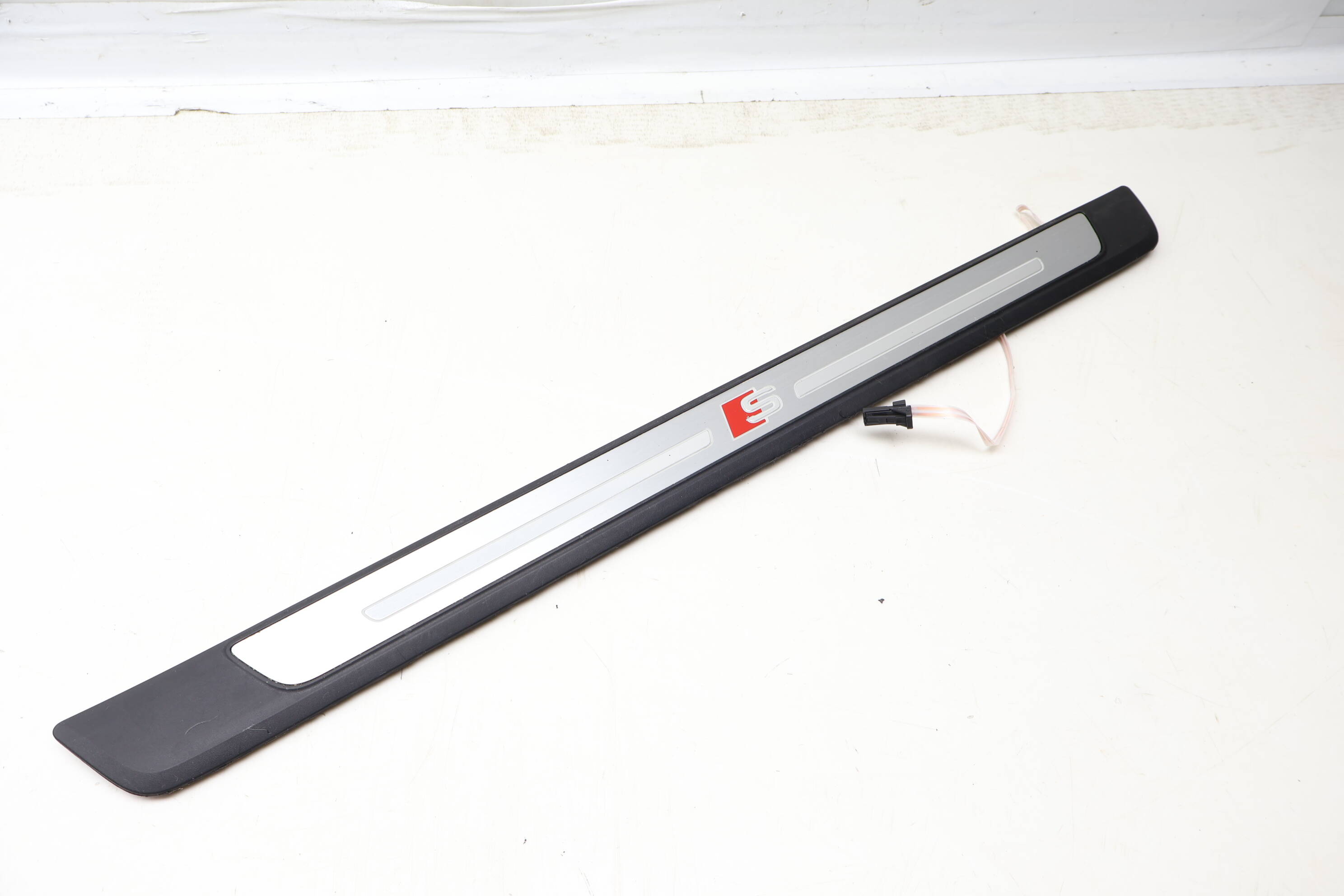 Door Sill / Scuff Panel / Light Bar (S) 8W0947418A