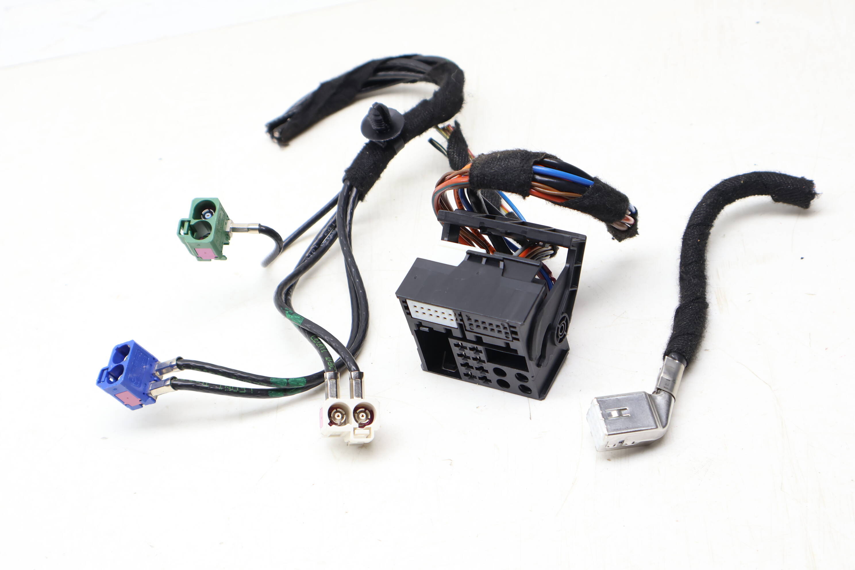 Stereo Amplifier / Amp Wiring Connector Pigtail