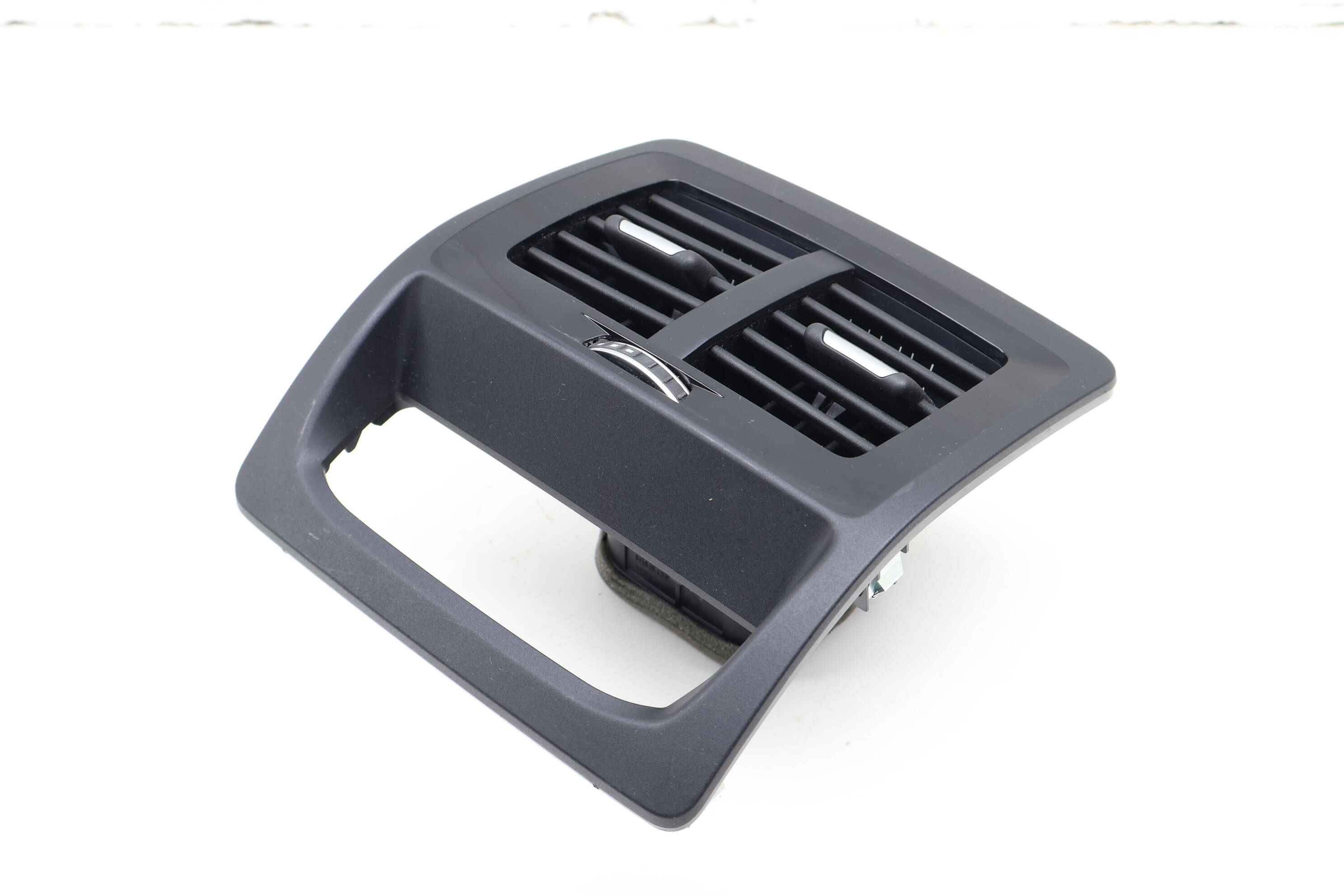 BMW Rear Center Console Air Vent (X4, X3) 64229363822