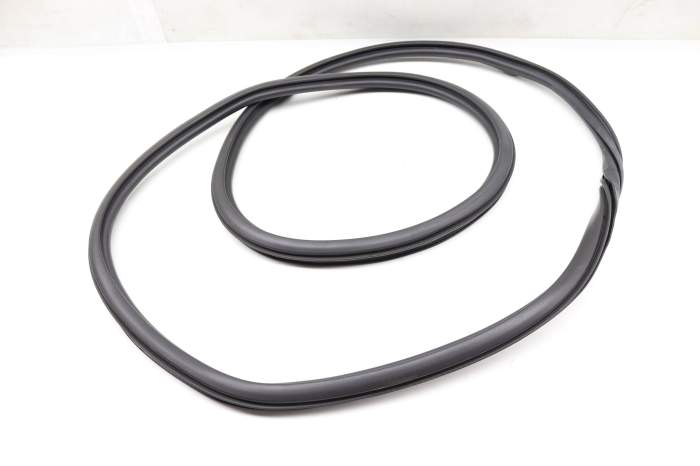 Door Seal / Weather Stripping (Inner) 4K5833721 main product photo