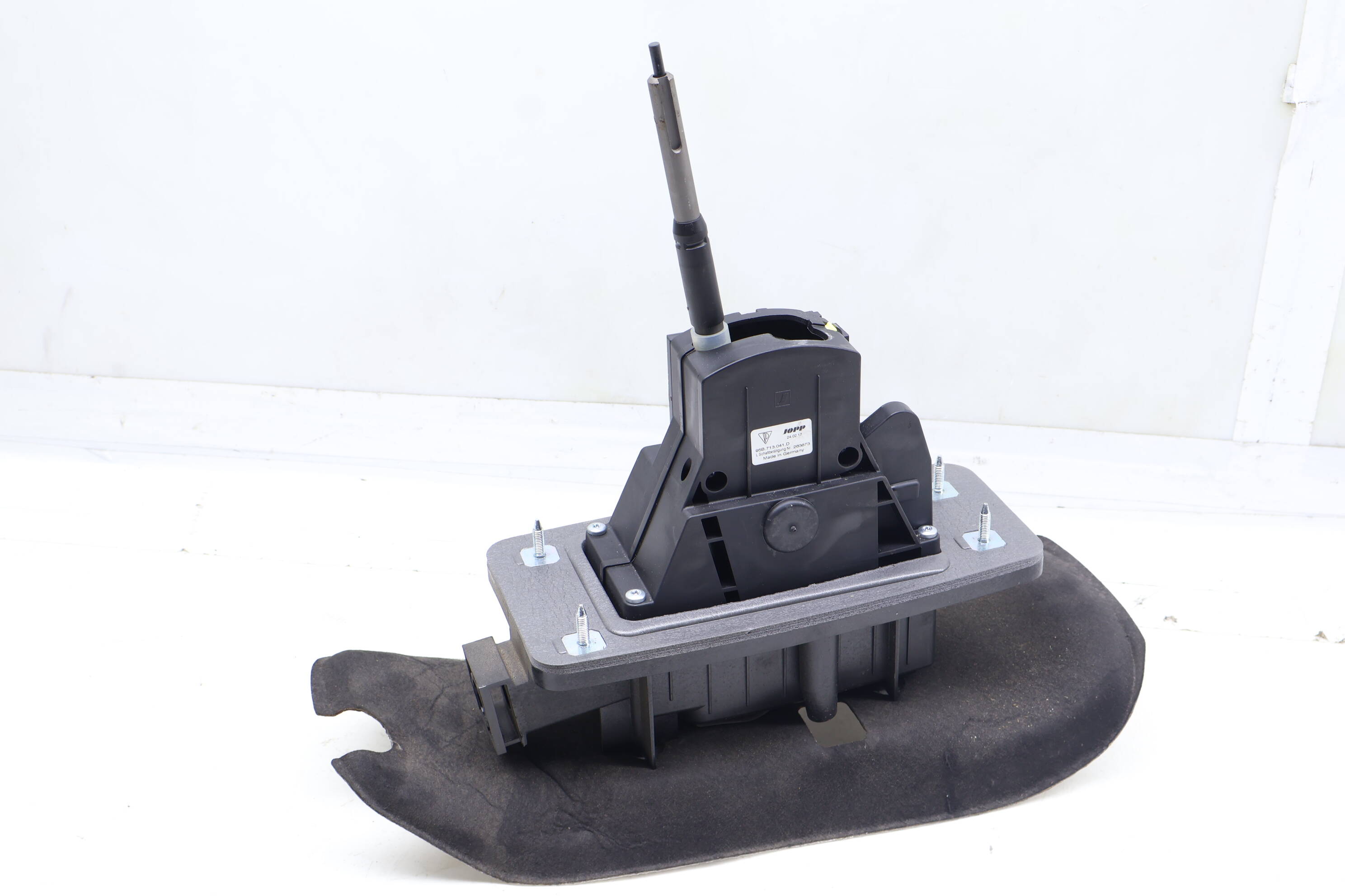 Automatic Shift / Shifter Assembly 95B713041D