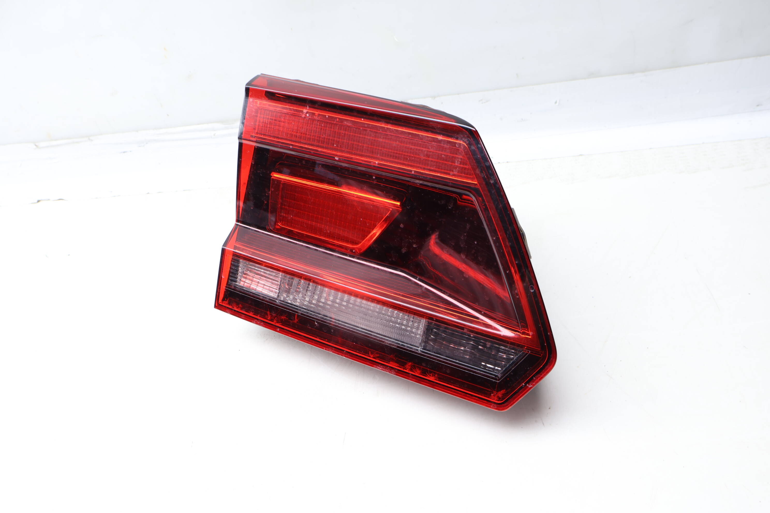 Inner Tail Light / Lamp 3CN945093A