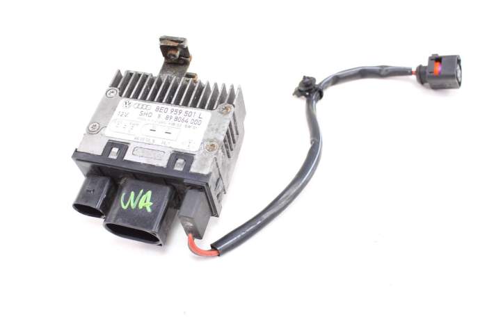 Radiator Cooling Fan Control Module 8E0959501L main product photo