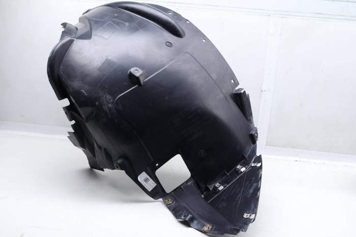 Fender Liner / Wheel Housing Cover (Front Part) 51717180617 main product photo