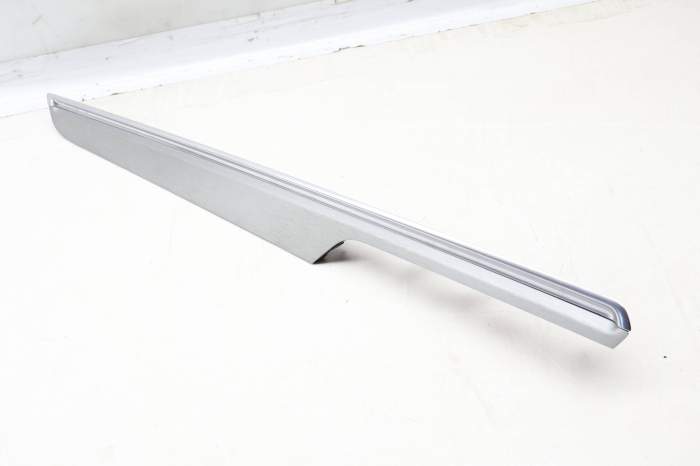 Door Panel Trim / Molding 95B867409E main product photo