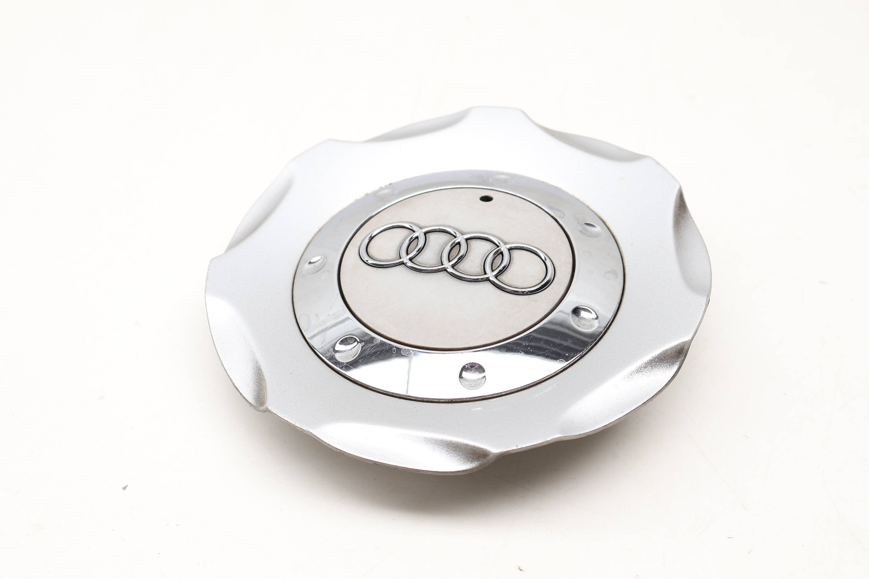 Wheel / Rim Center Cap 8J0601165A