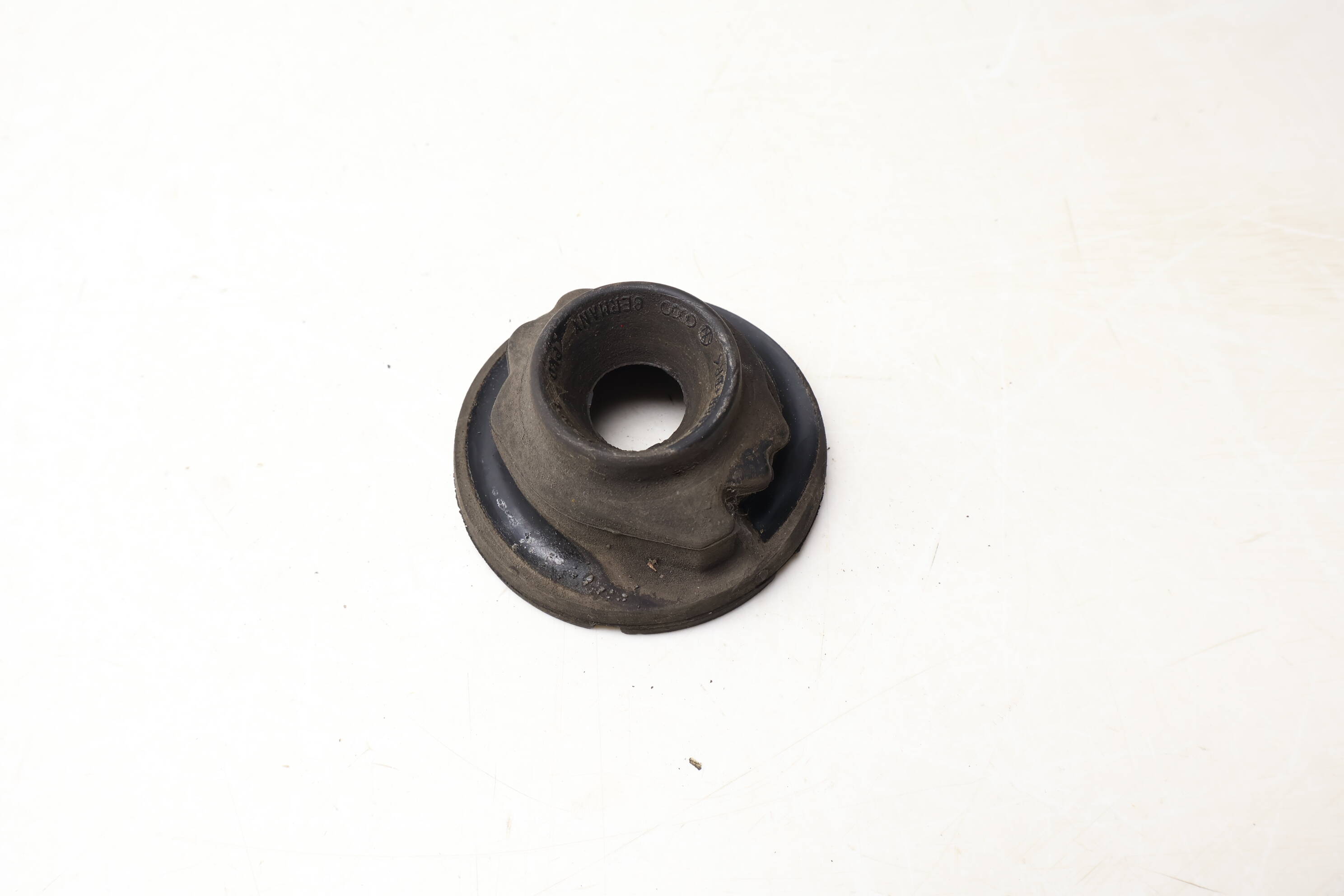 Upper Spring Rubber Mount 1J0512149B