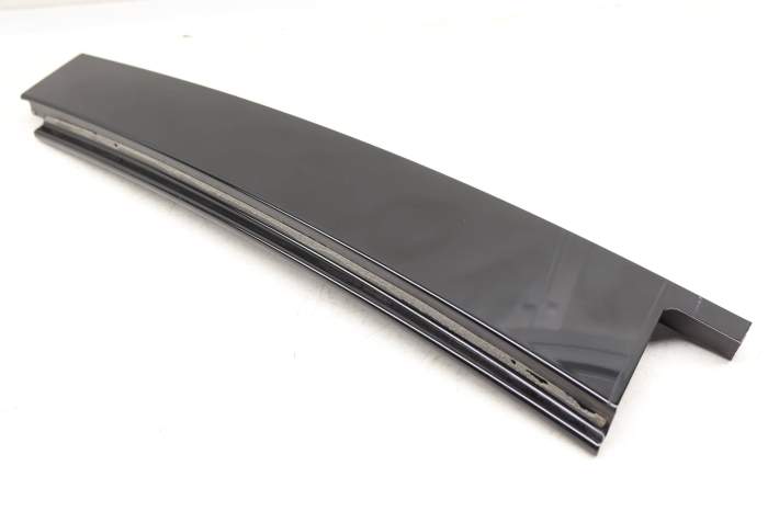 Exterior B Pillar Trim / Cover 7P5853351A 95855935100 main product photo