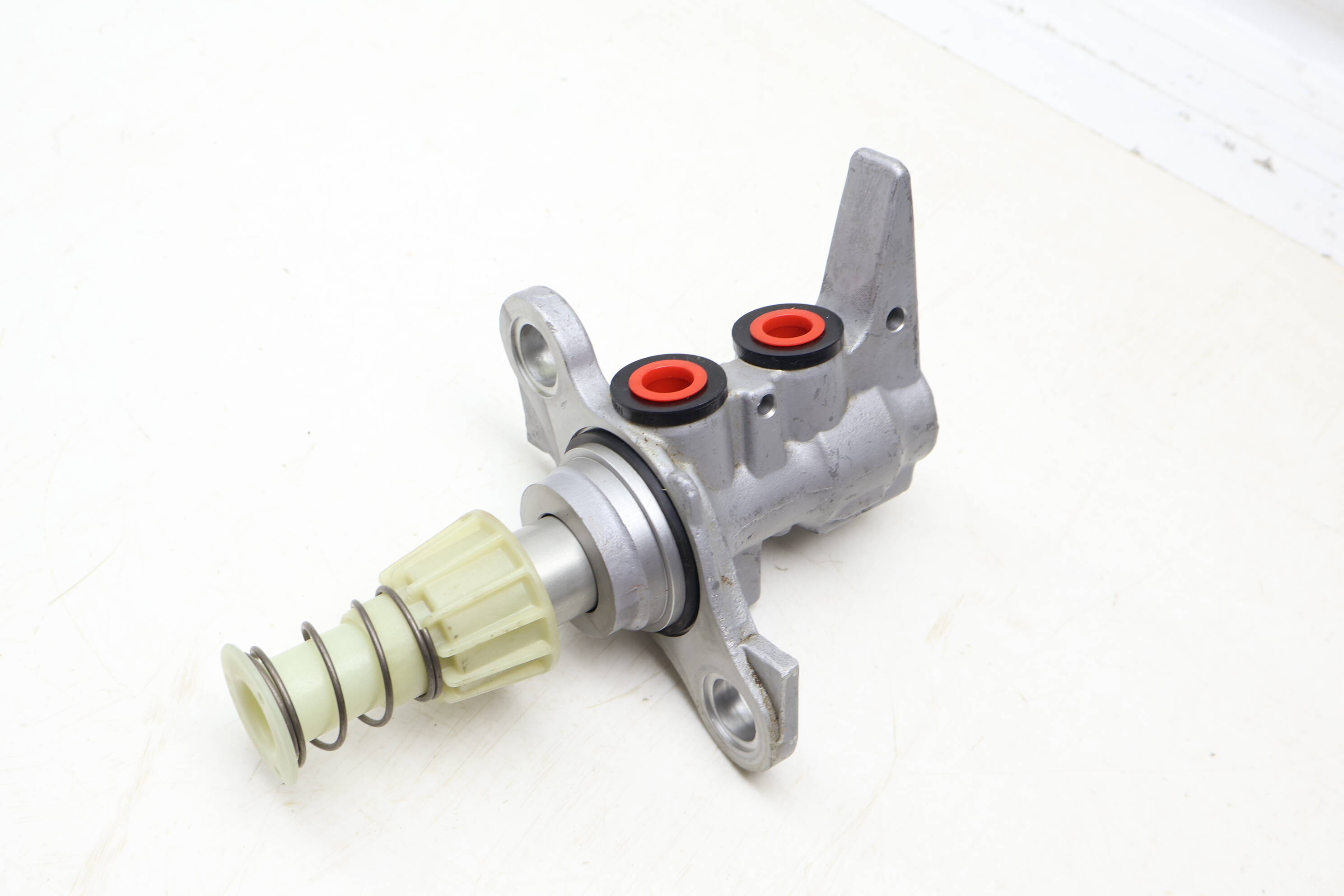 Brake Master Cylinder 8W0611021