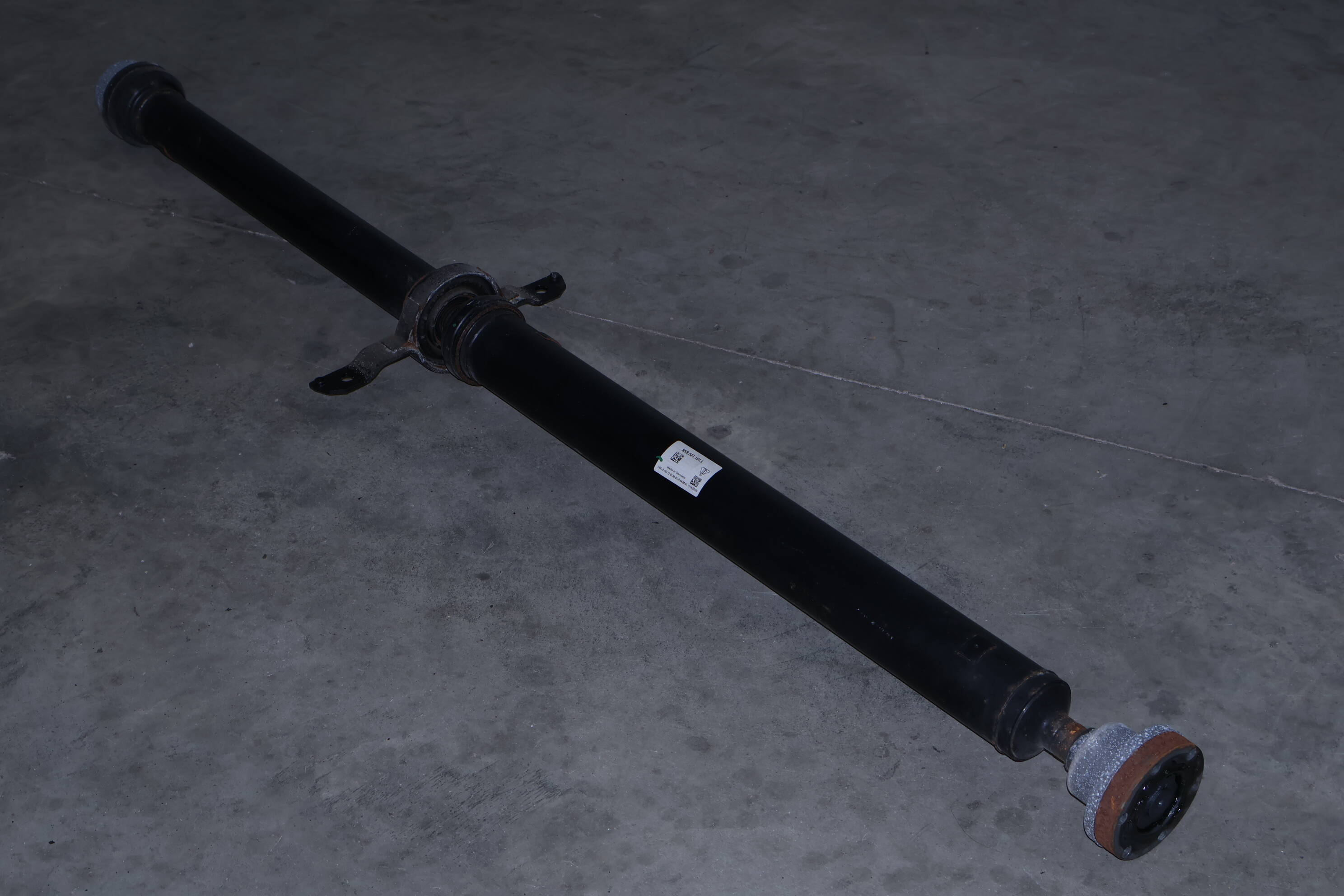 Driveshaft / Propeller Shaft 95B521101L