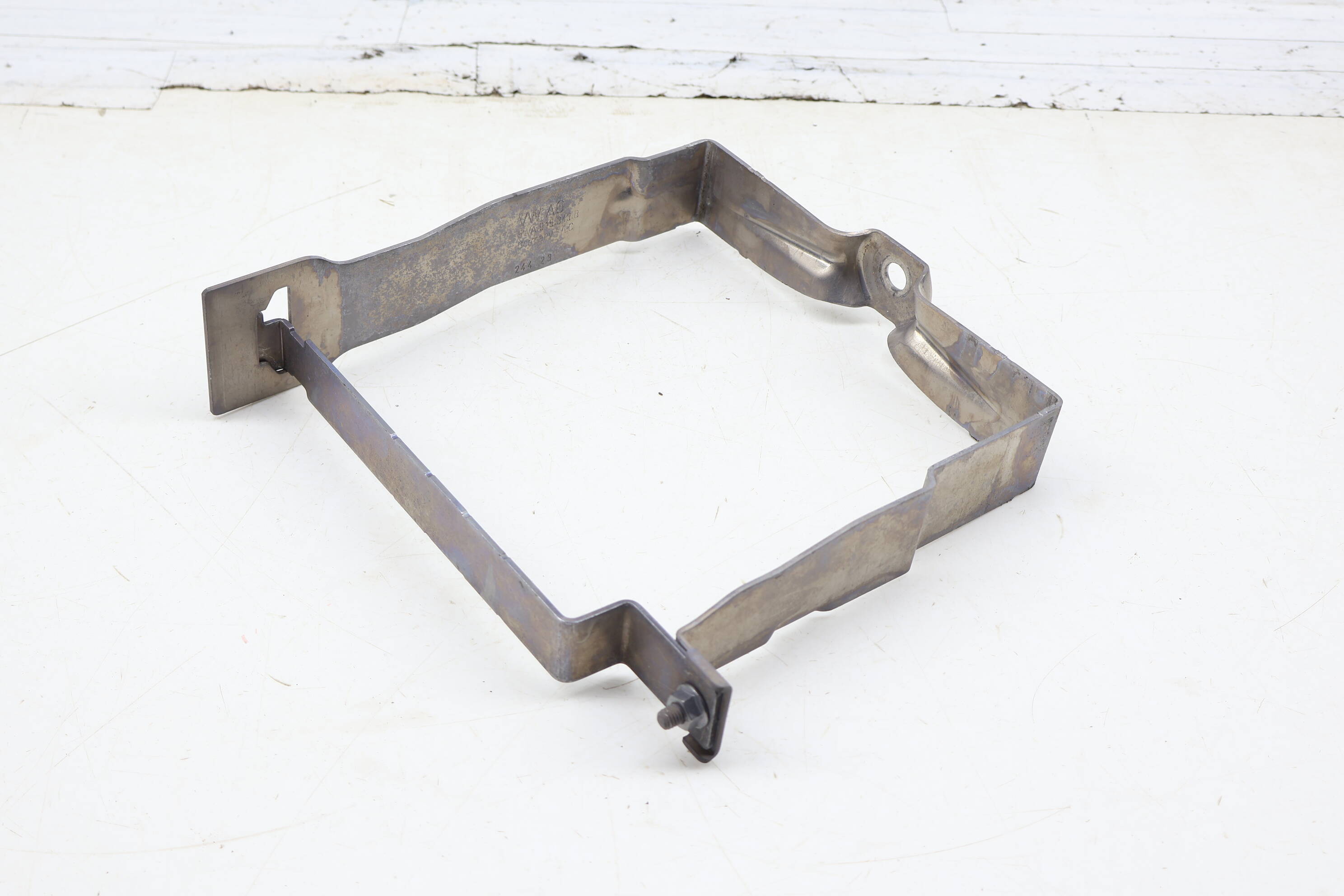 Battery Retainer / Bracket 5WA915343B