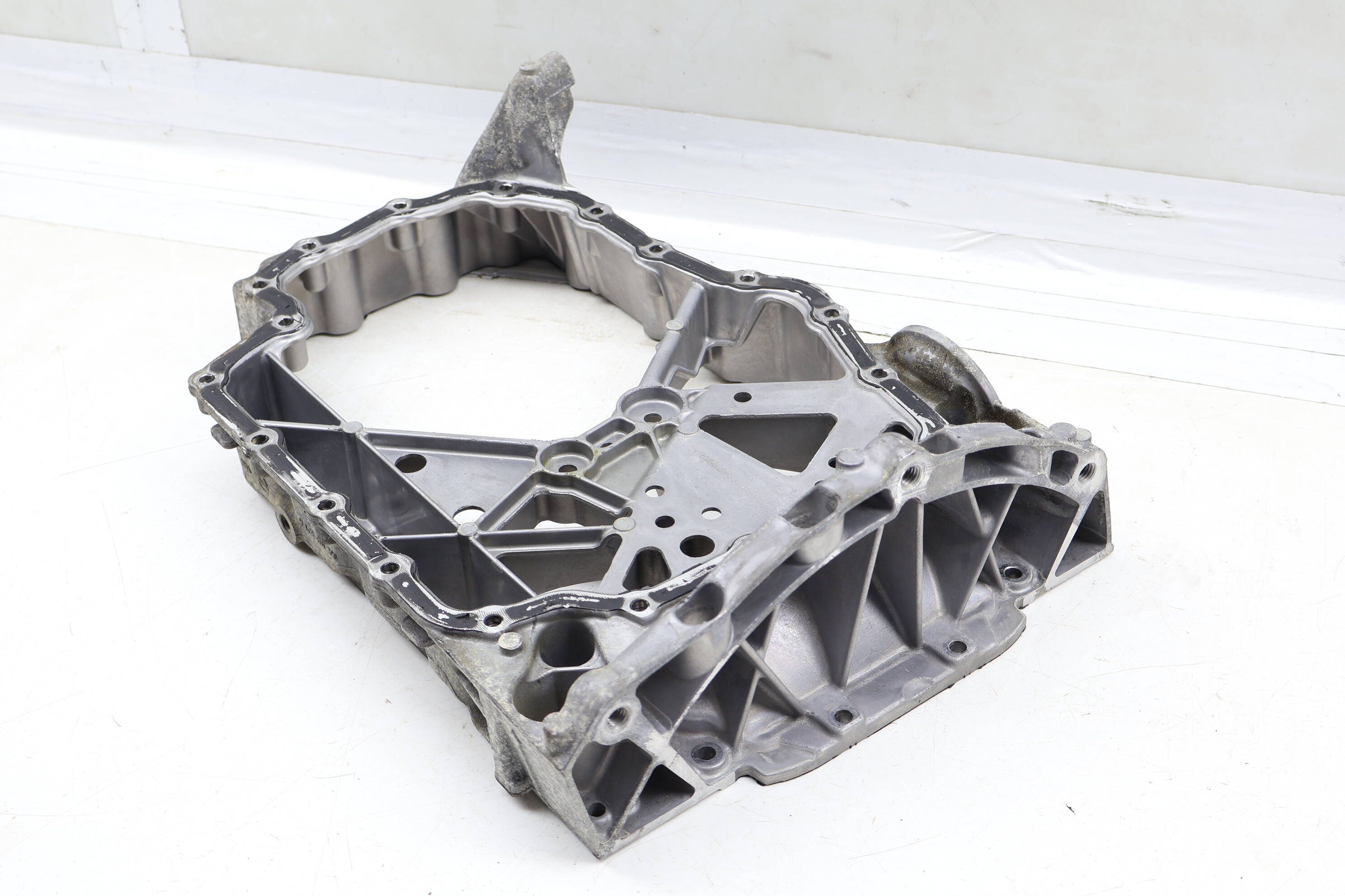 Upper Engine Oil Pan / Sump 05E103601A