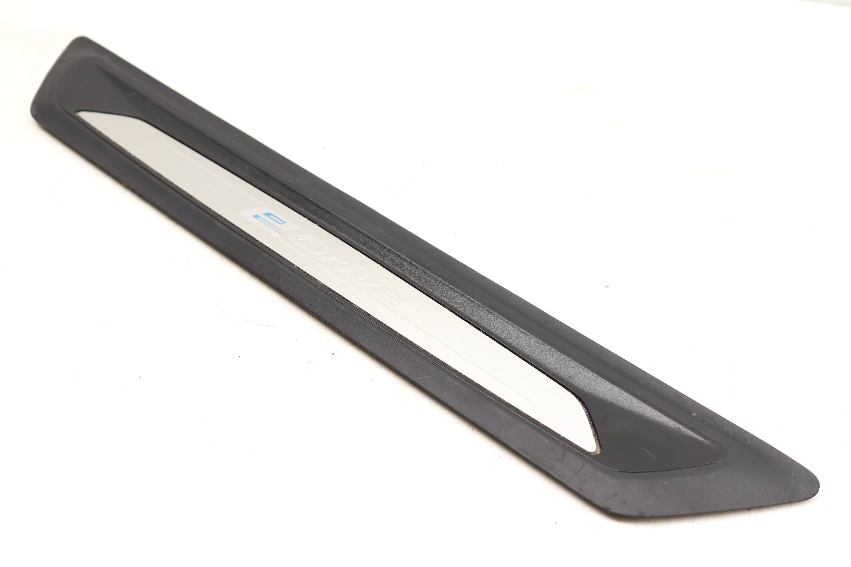 Door&#x20;Sill&#x20;&#x2F;&#x20;Scuff&#x20;Plate&#x20;&#x28;Edrive&#x29;&#x20;51477407967