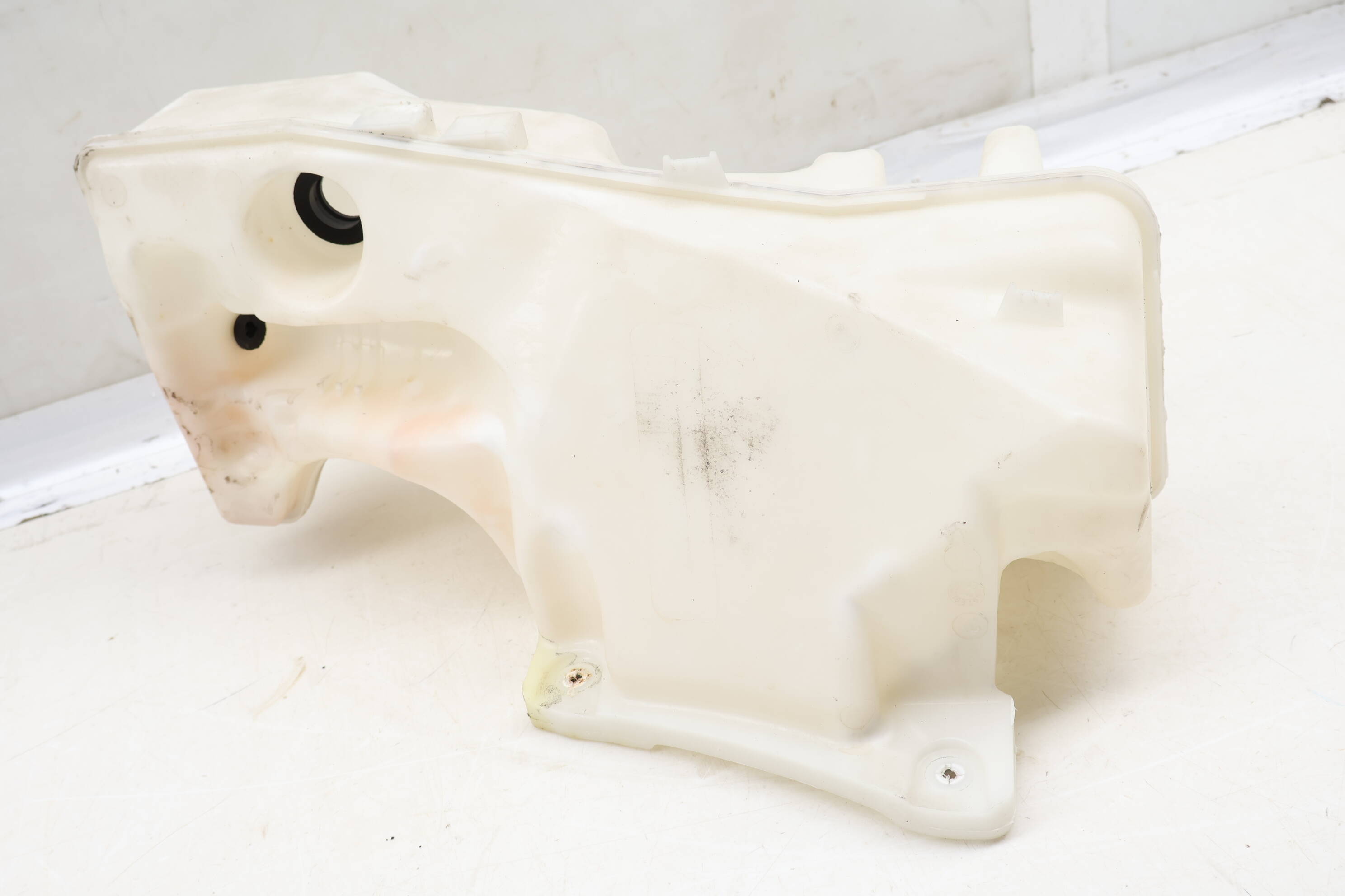 Windshield Washer Tank / Reservoir 3CN955453B