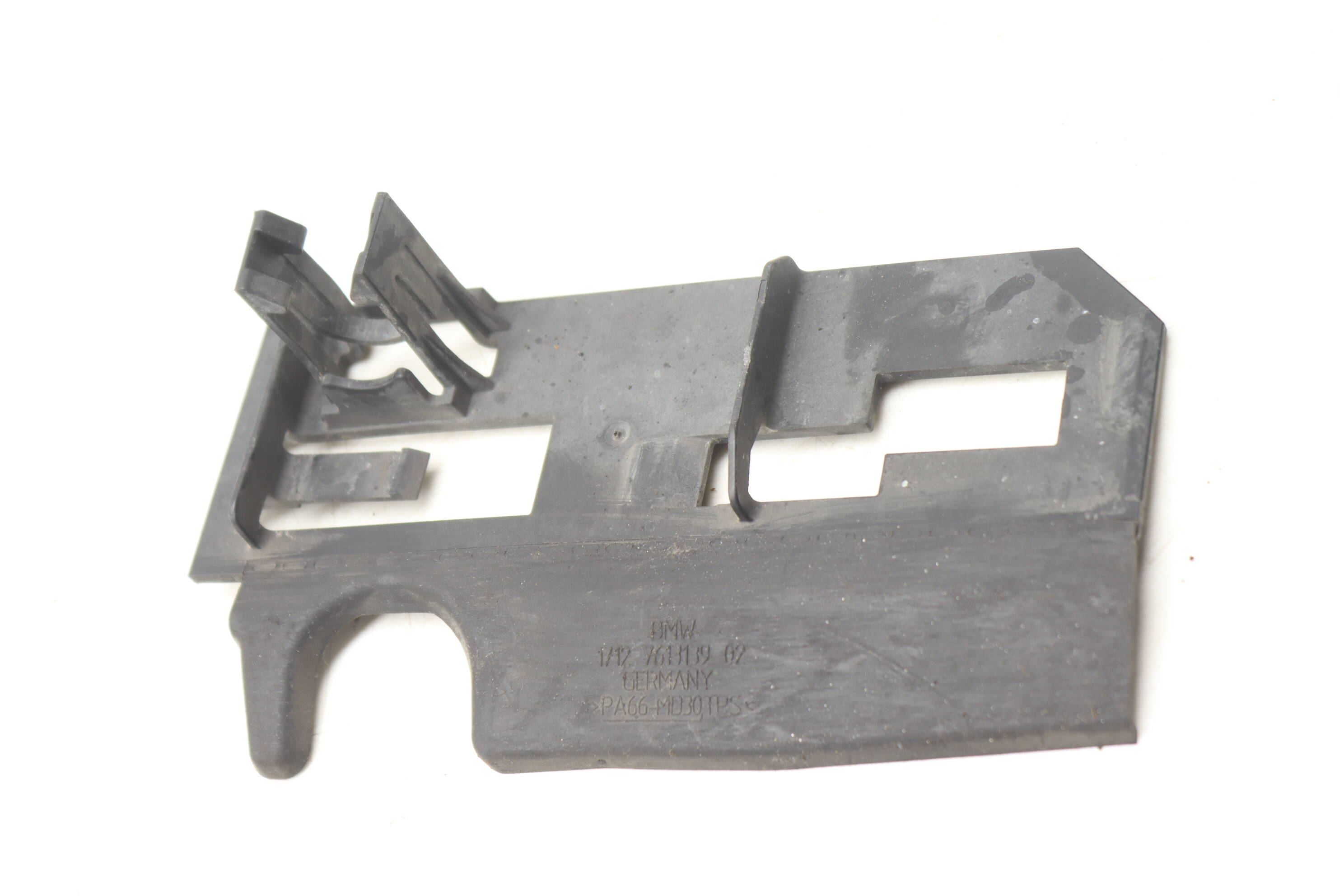 Lower Radiator Coolant Hose / Line Mount Bracket 17127613139