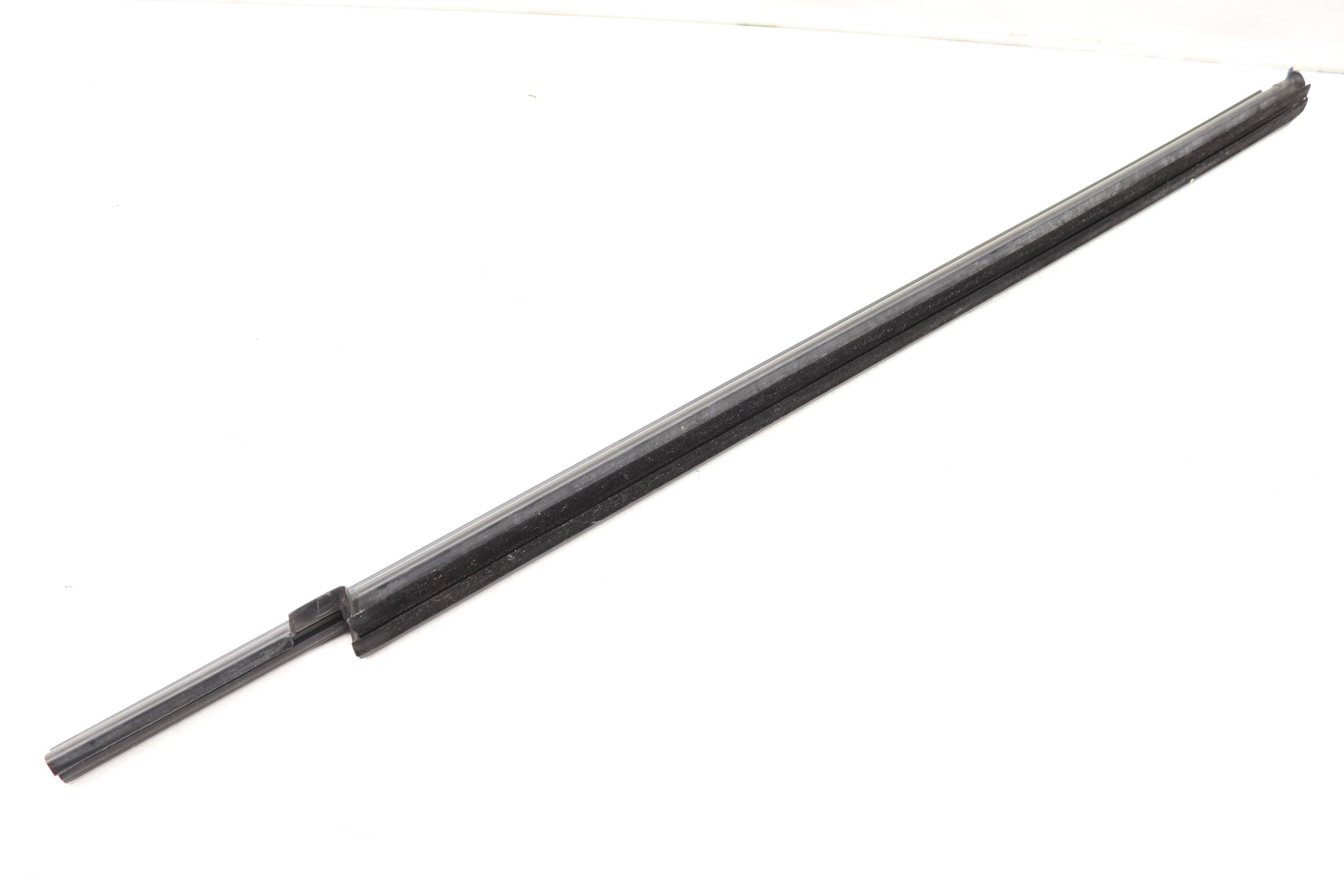 Inner Door / Window Slot Seal 7P0837471C 95853147102