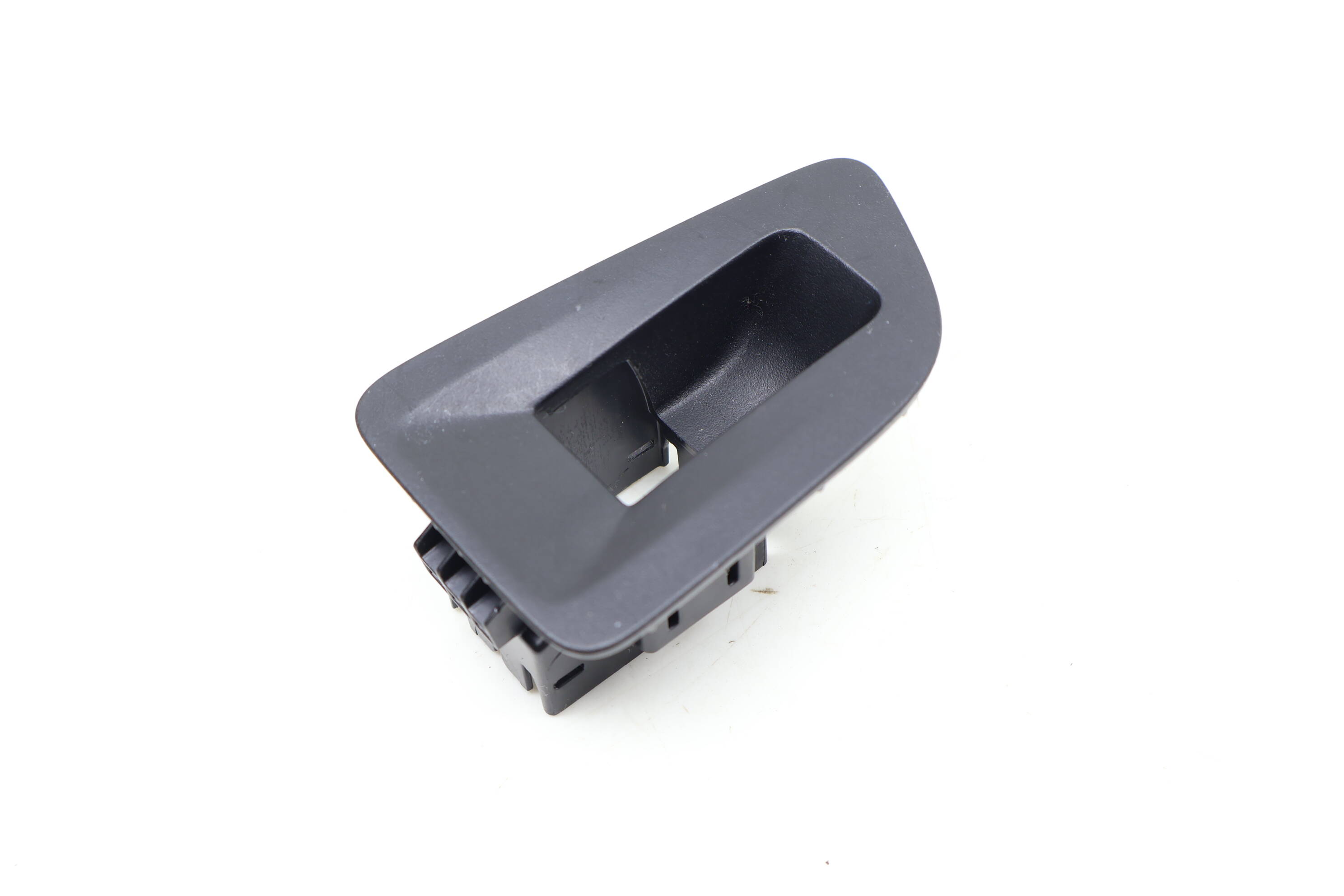 Window Switch Trim 3CN868345